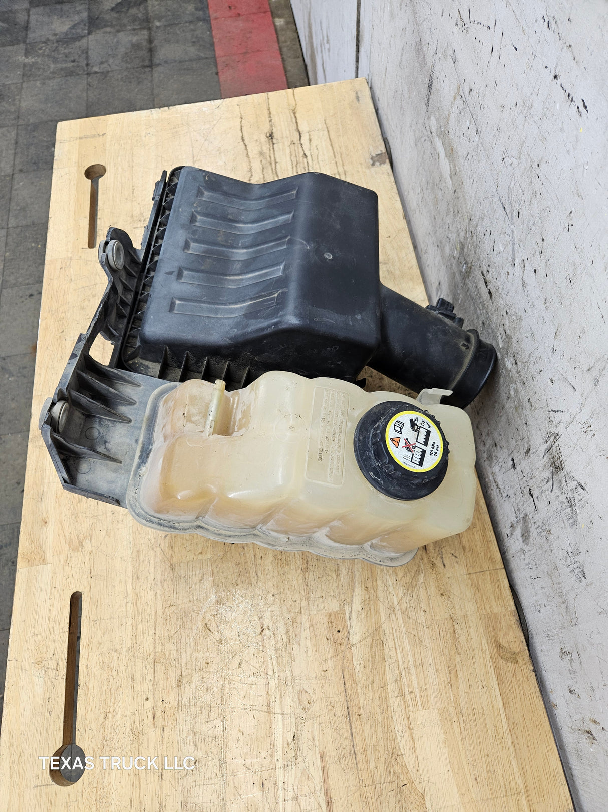 2008-2010 Ford F250 F350 Super Duty 5.4 V8 OEM Air Intake Tube Duct Assembly