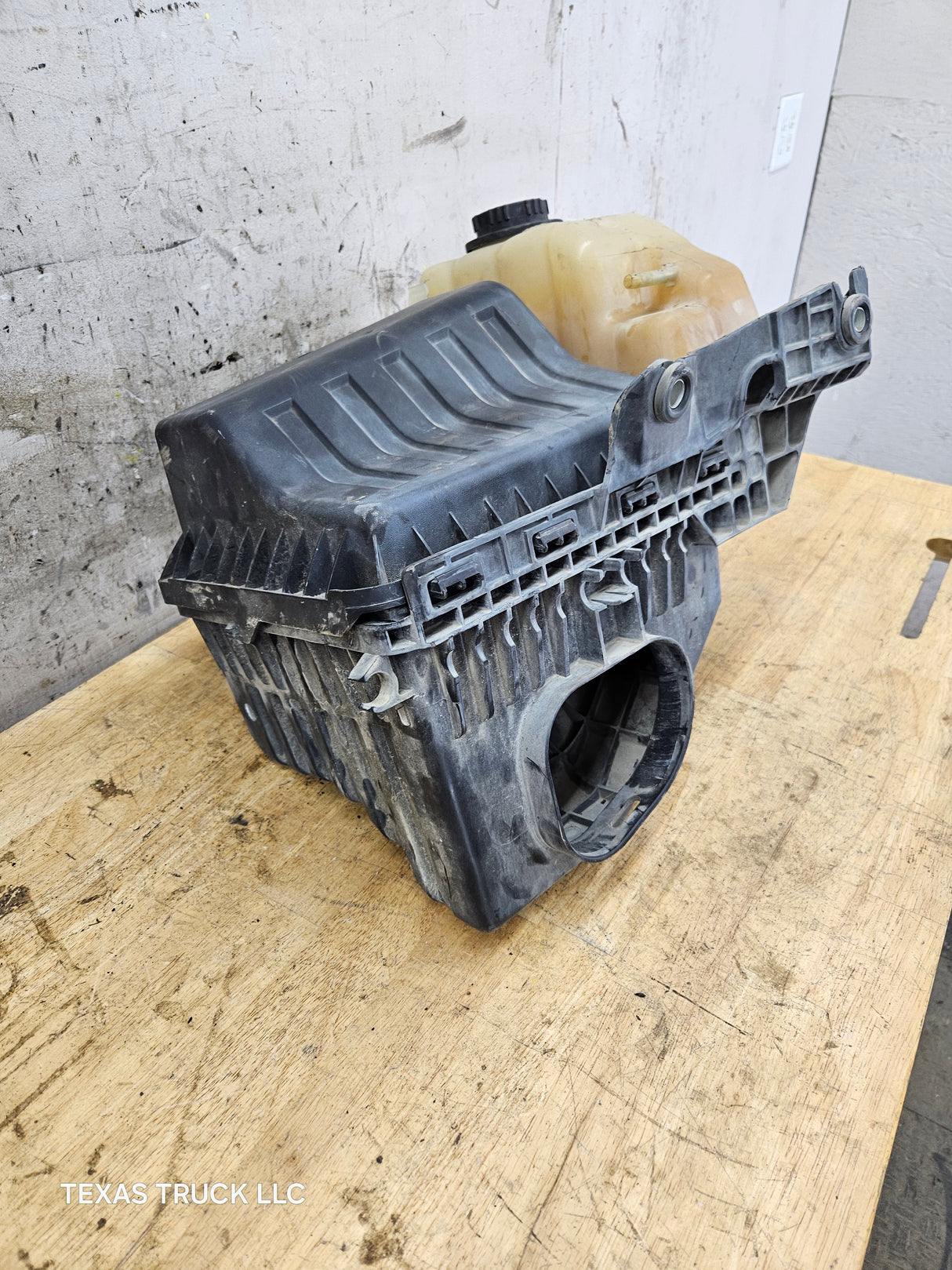 2008-2010 Ford F250 F350 Super Duty 5.4 V8 OEM Air Intake Tube Duct Assembly