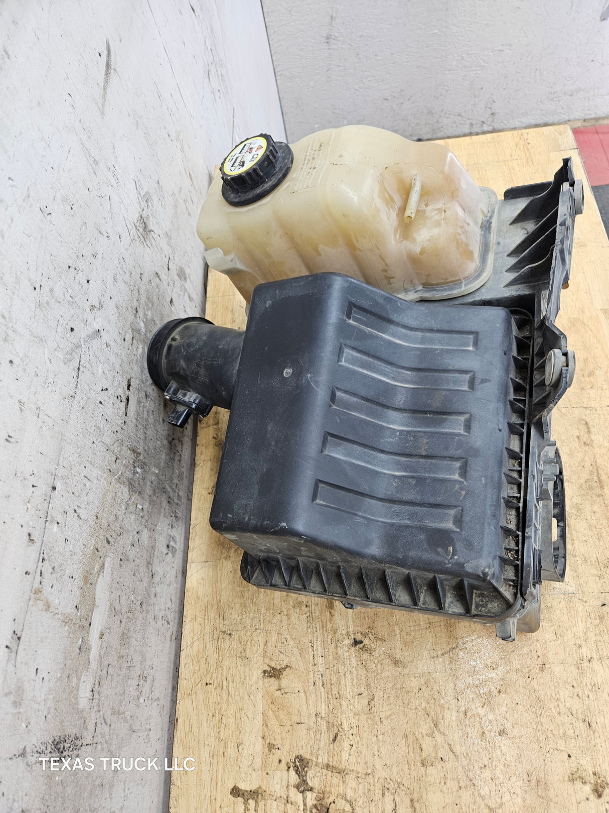 2008-2010 Ford F250 F350 Super Duty 5.4 V8 OEM Air Intake Tube Duct Assembly