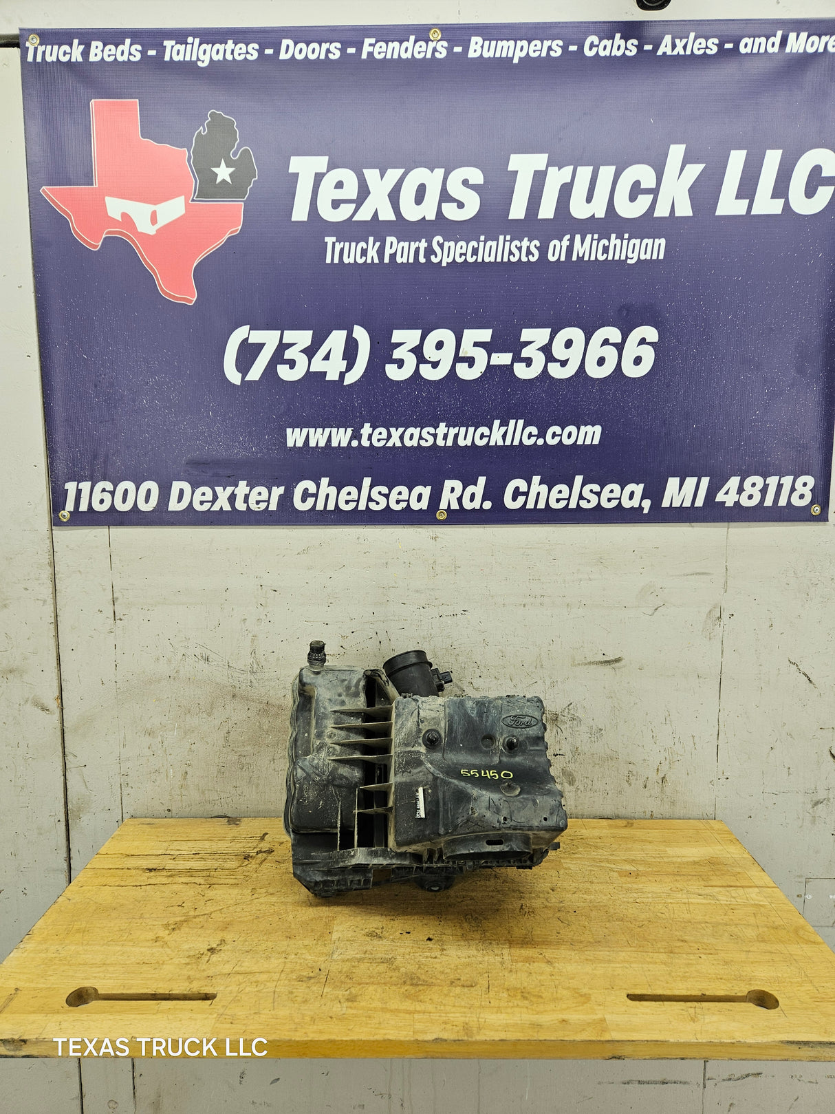 2008-2010 Ford F250 F350 Super Duty 5.4 V8 OEM Air Intake Tube Duct Assembly