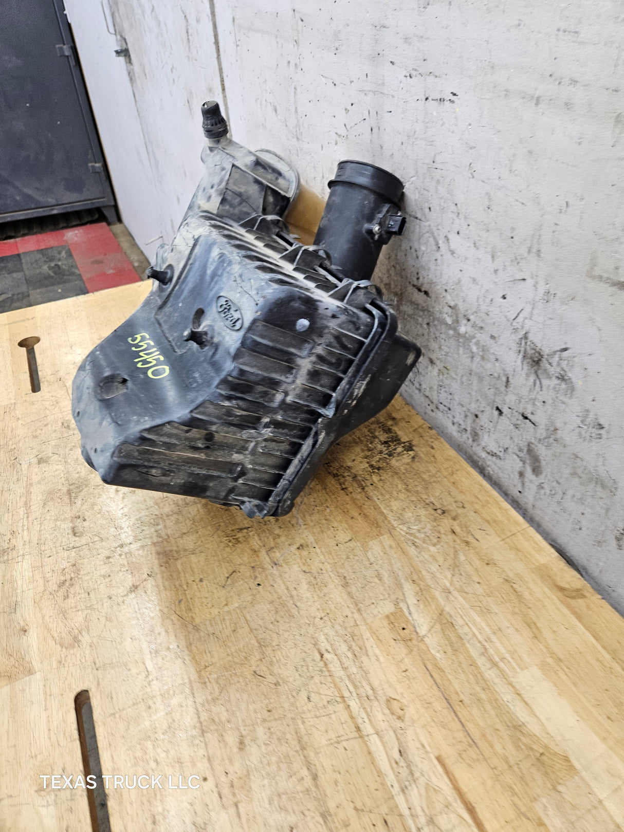 2008-2010 Ford F250 F350 Super Duty 5.4 V8 OEM Air Intake Tube Duct Assembly