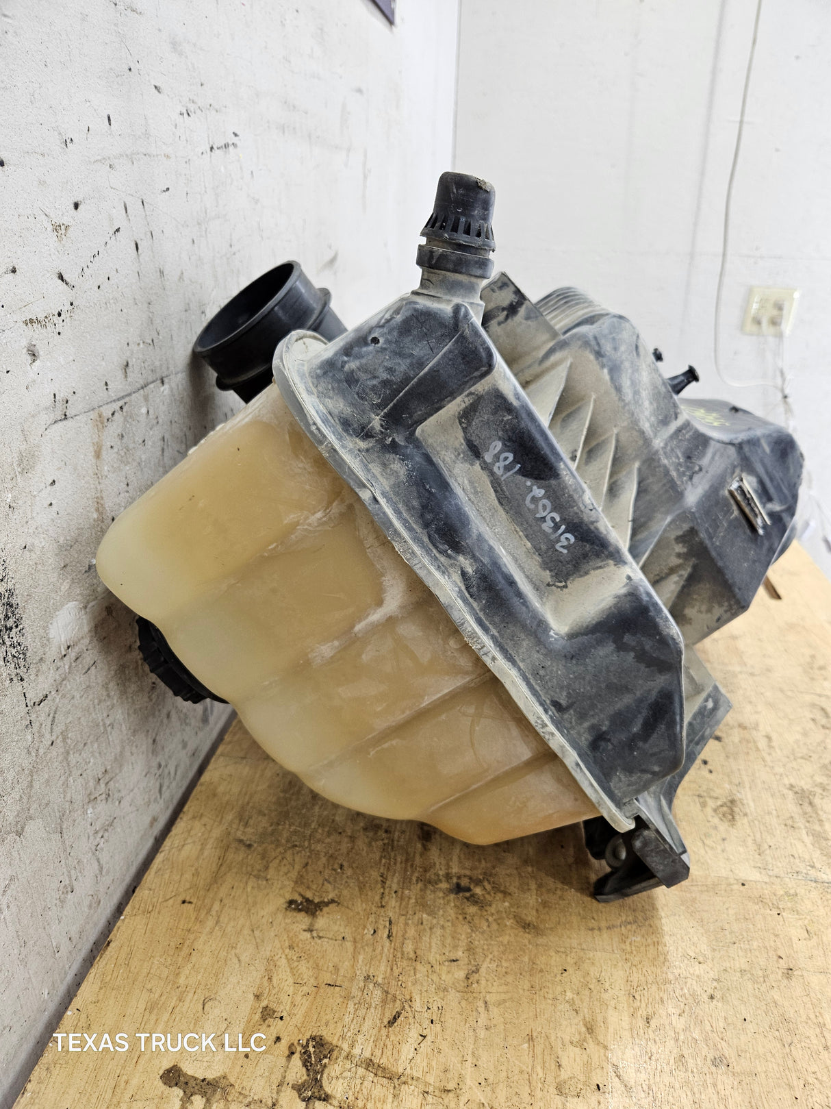 2008-2010 Ford F250 F350 Super Duty 5.4 V8 OEM Air Intake Tube Duct Assembly