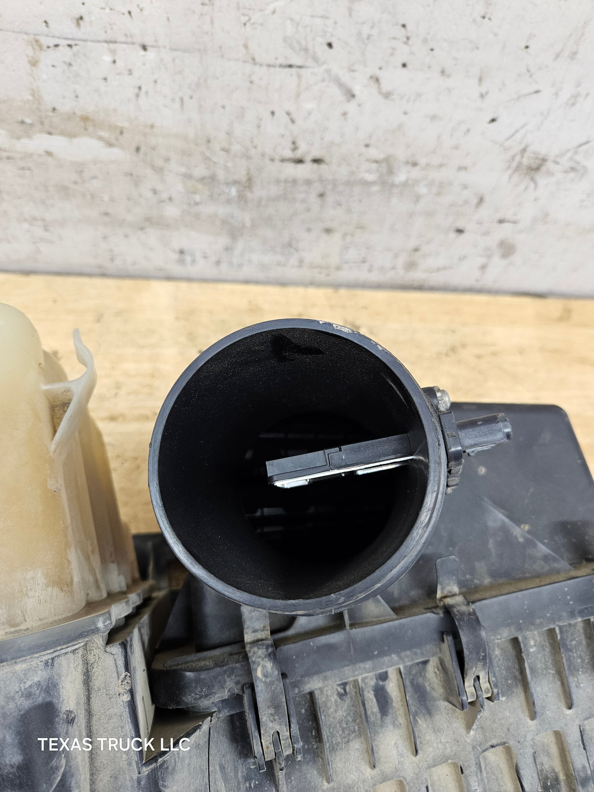 2008-2010 Ford F250 F350 Super Duty 5.4 V8 OEM Air Intake Tube Duct Assembly