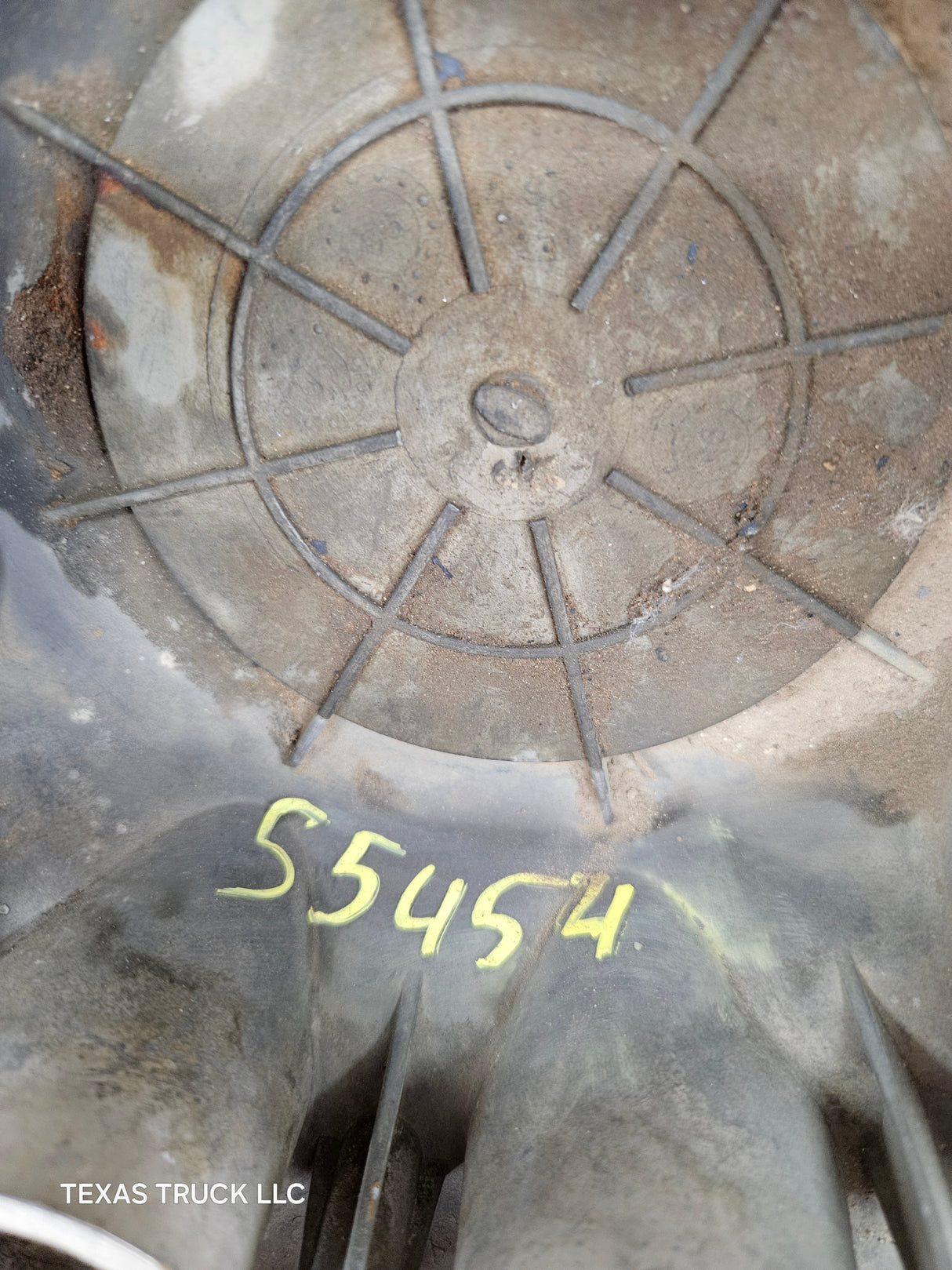 2011-2019 Chevrolet Silverado 2500 3500 Single Rear Wheel Center Hub Cap Lug Cover