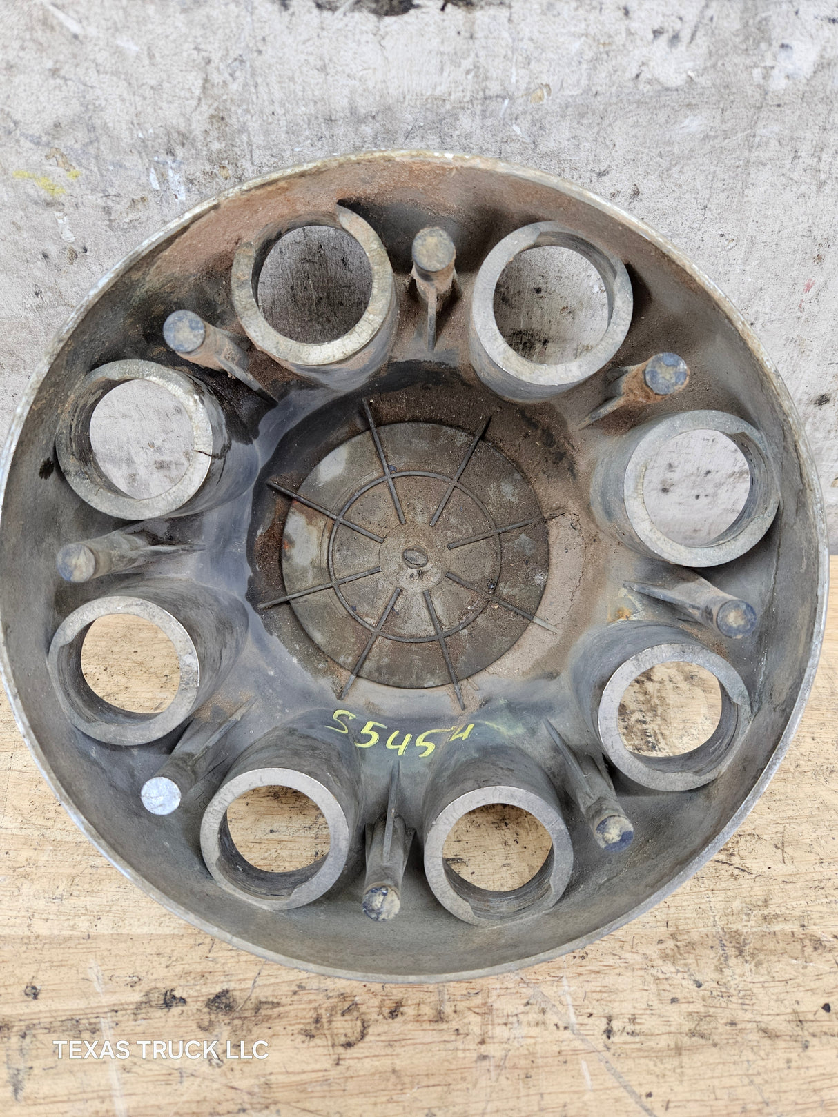 2011-2019 Chevrolet Silverado 2500 3500 Single Rear Wheel Center Hub Cap Lug Cover