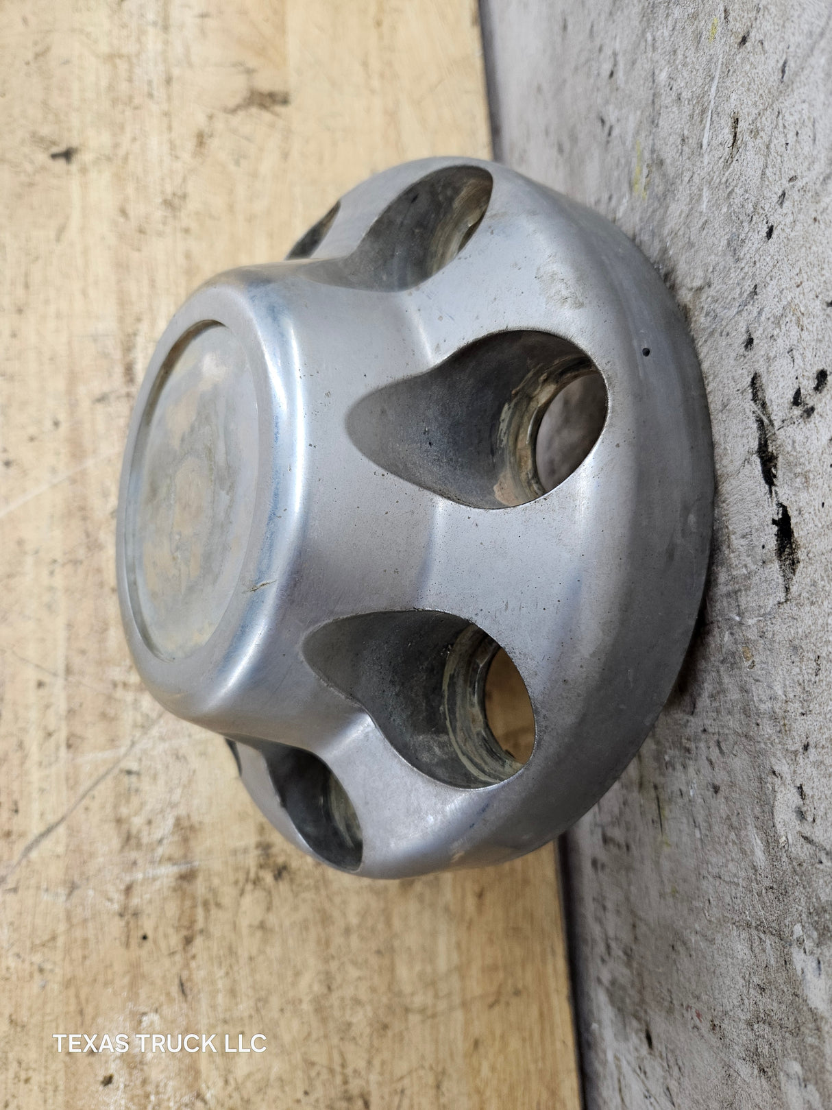 2011-2019 Chevrolet Silverado 2500 3500 Single Rear Wheel Center Hub Cap Lug Cover