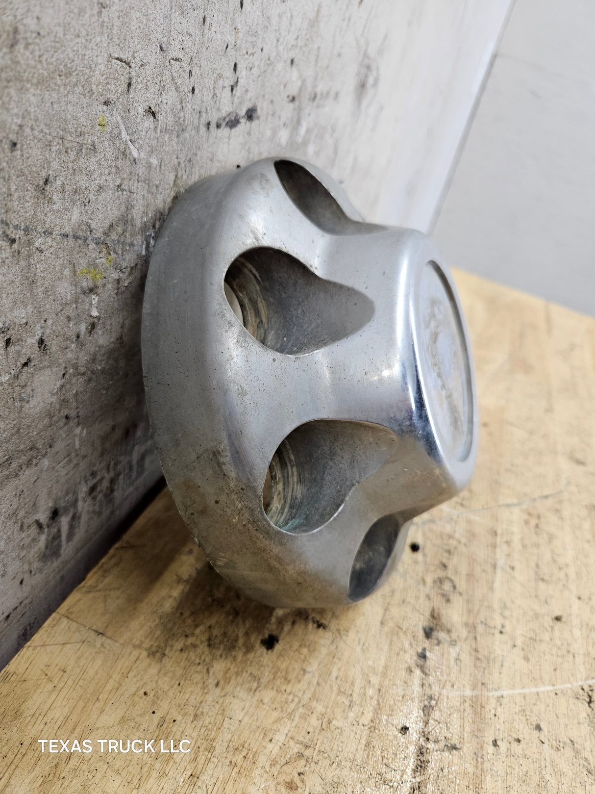 2011-2019 Chevrolet Silverado 2500 3500 Single Rear Wheel Center Hub Cap Lug Cover