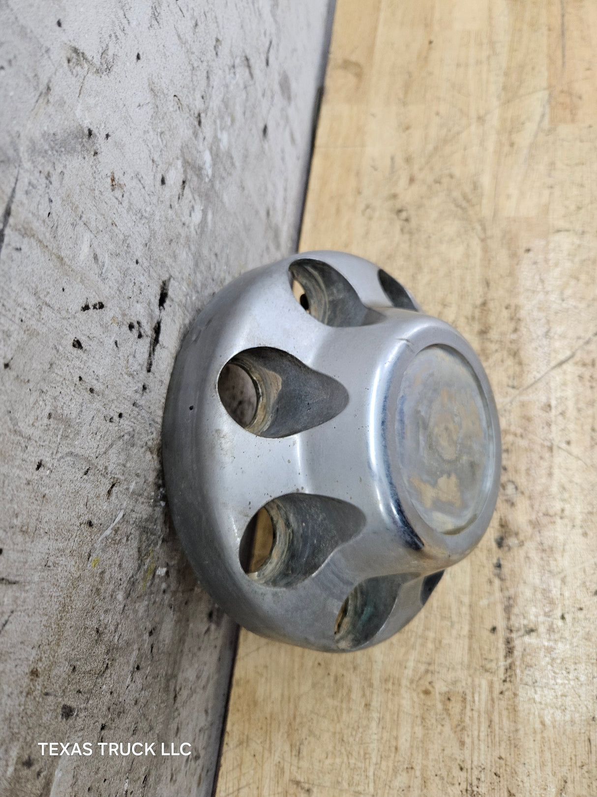 2011-2019 Chevrolet Silverado 2500 3500 Single Rear Wheel Center Hub Cap Lug Cover