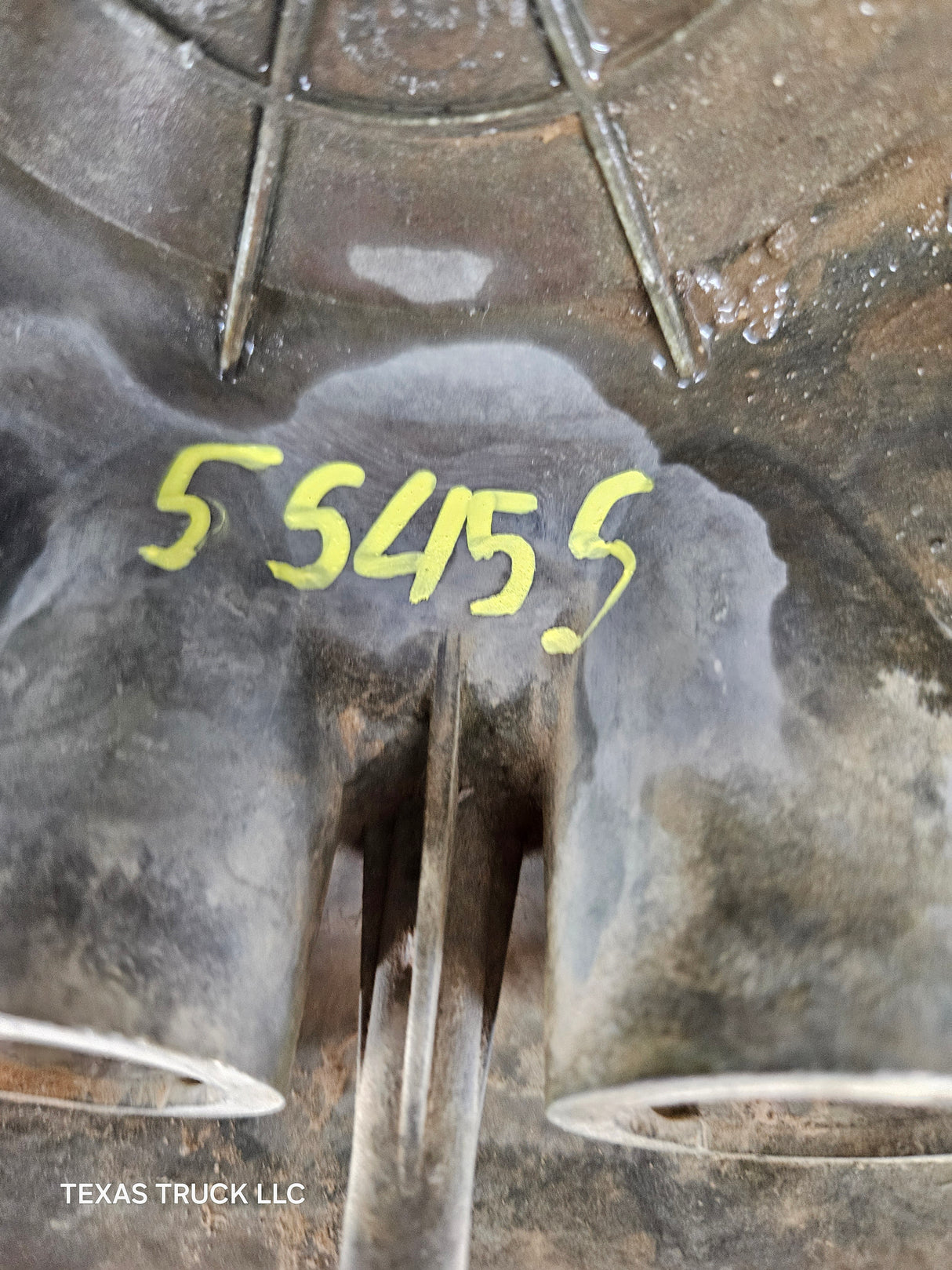 2011-2019 Chevrolet Silverado 2500 3500 Single Rear Wheel Center Hub Cap Lug Cover