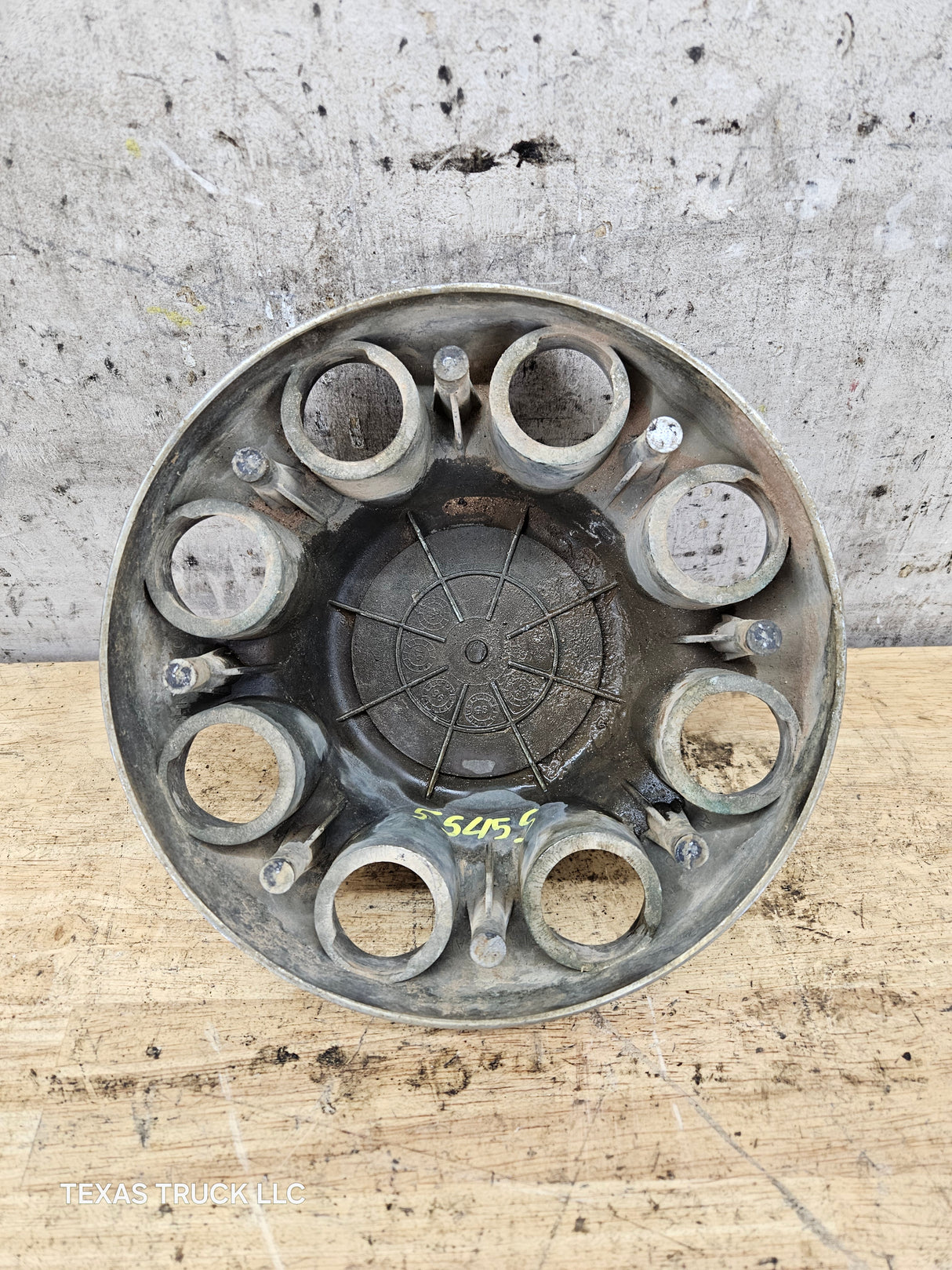 2011-2019 Chevrolet Silverado 2500 3500 Single Rear Wheel Center Hub Cap Lug Cover