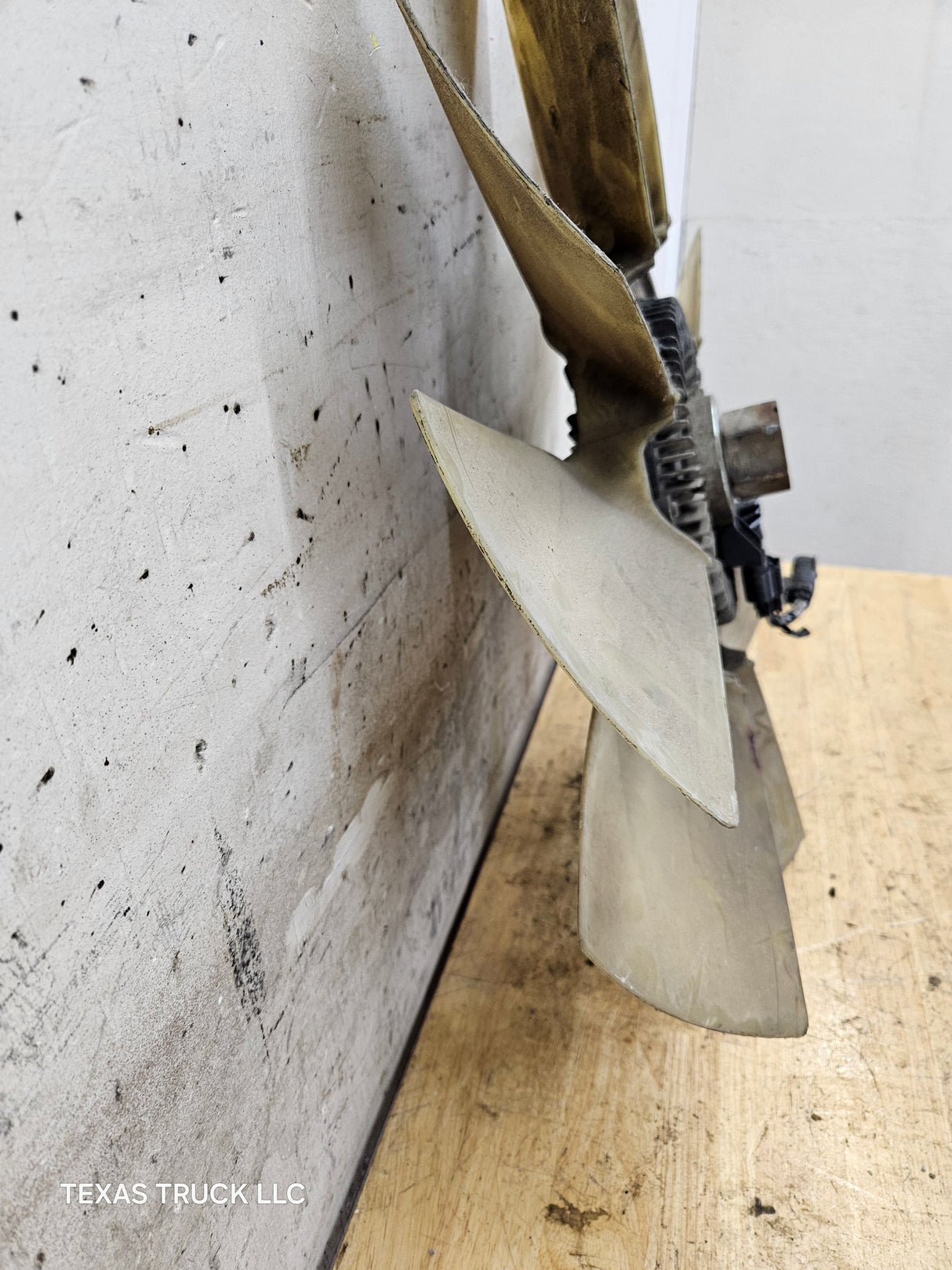 2011-2016 6.7L Power Stroke Cooling Fan & Clutch BC34-8600-CB Ford Super Duty F250 F350 F450 F550