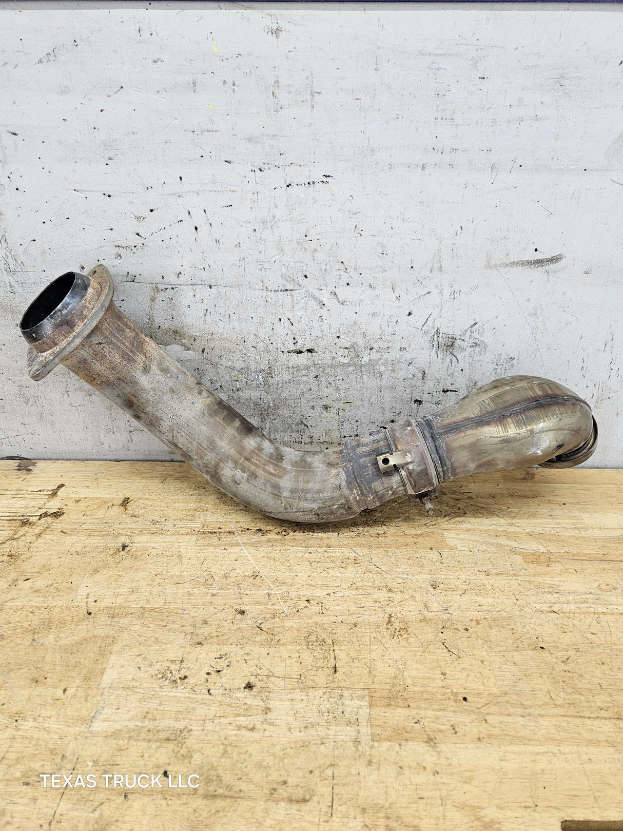 2011-2016 6.7L Power Stroke Exhaust Turbo Down Pipe BC34-6H647-AD Ford Super Duty F250 F350 Pickup