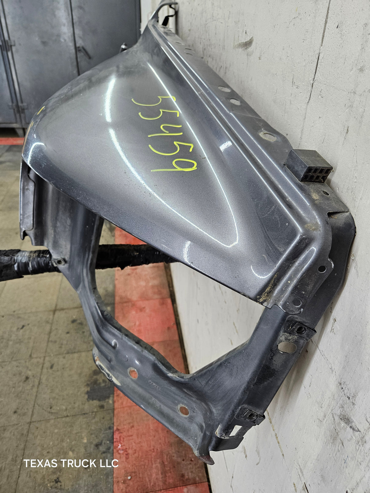 2003-2005 Dodge Ram 3rd Gen 1500 2500 3500 RH Passenger Side Fender