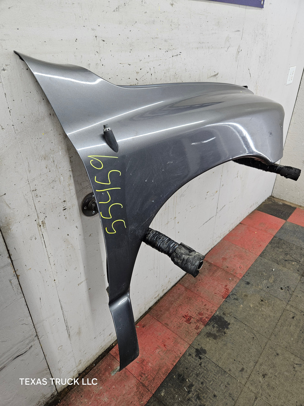 2003-2005 Dodge Ram 3rd Gen 1500 2500 3500 RH Passenger Side Fender