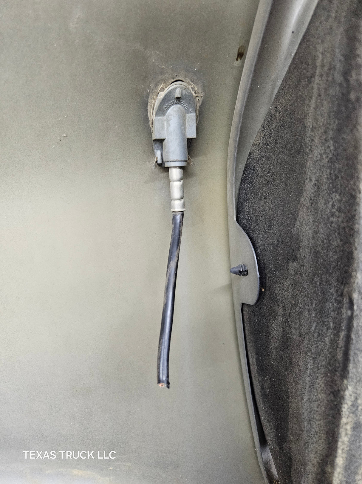 2003-2005 Dodge Ram 3rd Gen 1500 2500 3500 RH Passenger Side Fender