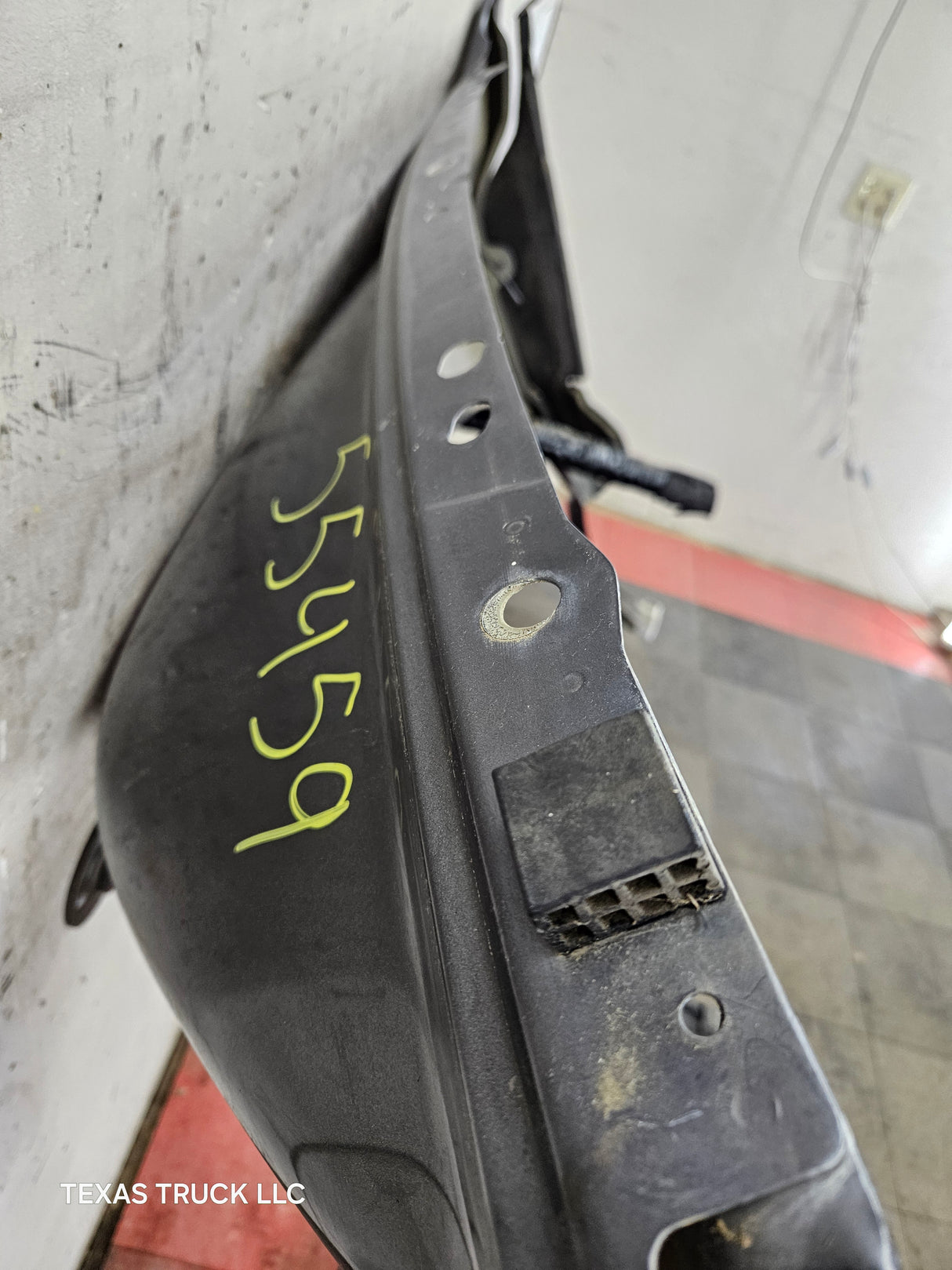 2003-2005 Dodge Ram 3rd Gen 1500 2500 3500 RH Passenger Side Fender