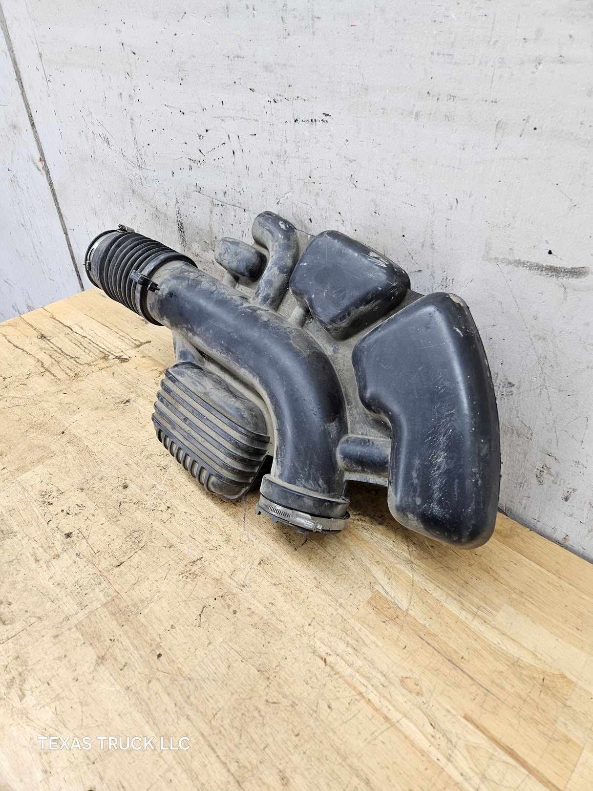 2008-2010 5.4L Triton Intake Tube Hose Inlet Ford Super Duty F250 F350 F450 F550