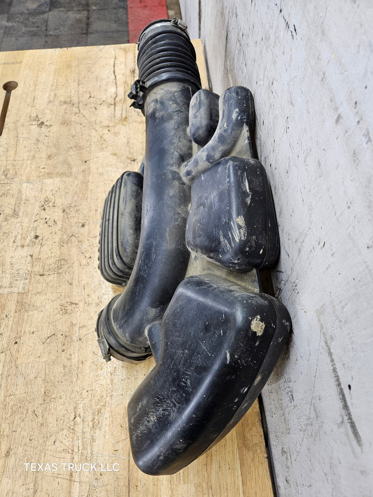 2008-2010 5.4L Triton Intake Tube Hose Inlet Ford Super Duty F250 F350 F450 F550