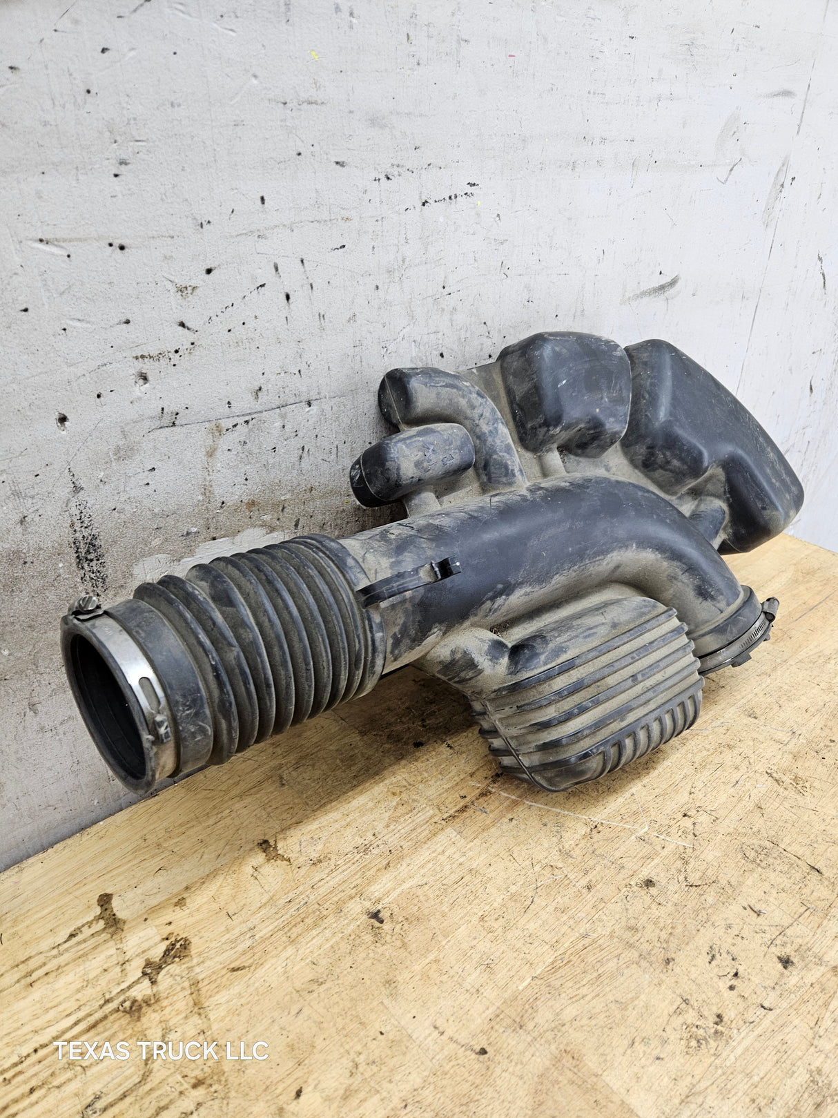 2008-2010 5.4L Triton Intake Tube Hose Inlet Ford Super Duty F250 F350 F450 F550