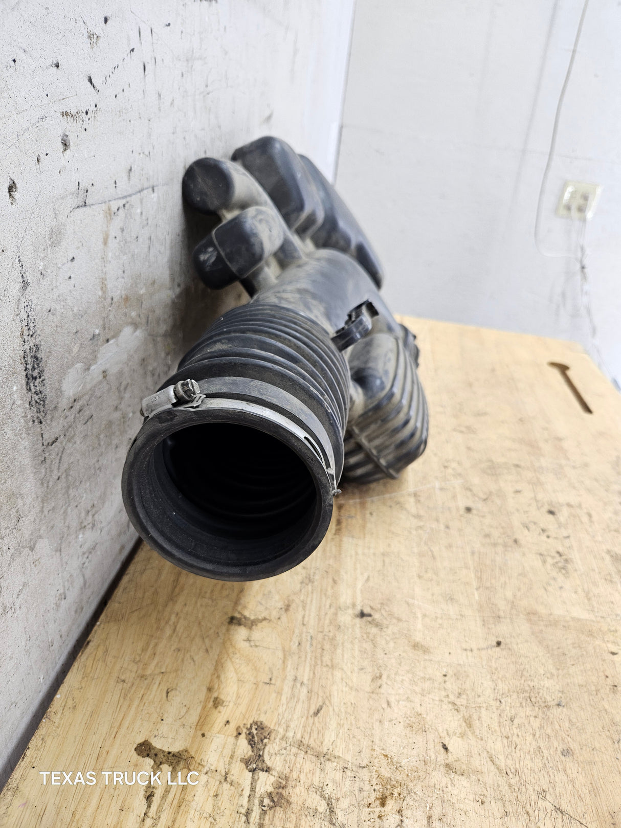 2008-2010 5.4L Triton Intake Tube Hose Inlet Ford Super Duty F250 F350 F450 F550