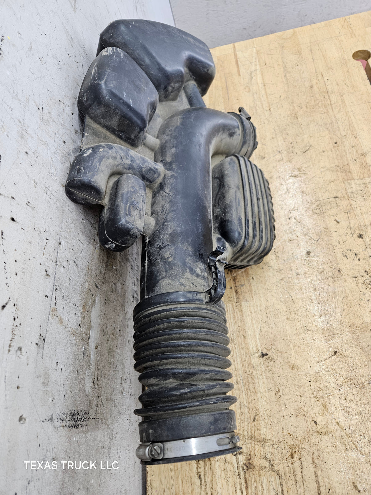 2008-2010 5.4L Triton Intake Tube Hose Inlet Ford Super Duty F250 F350 F450 F550