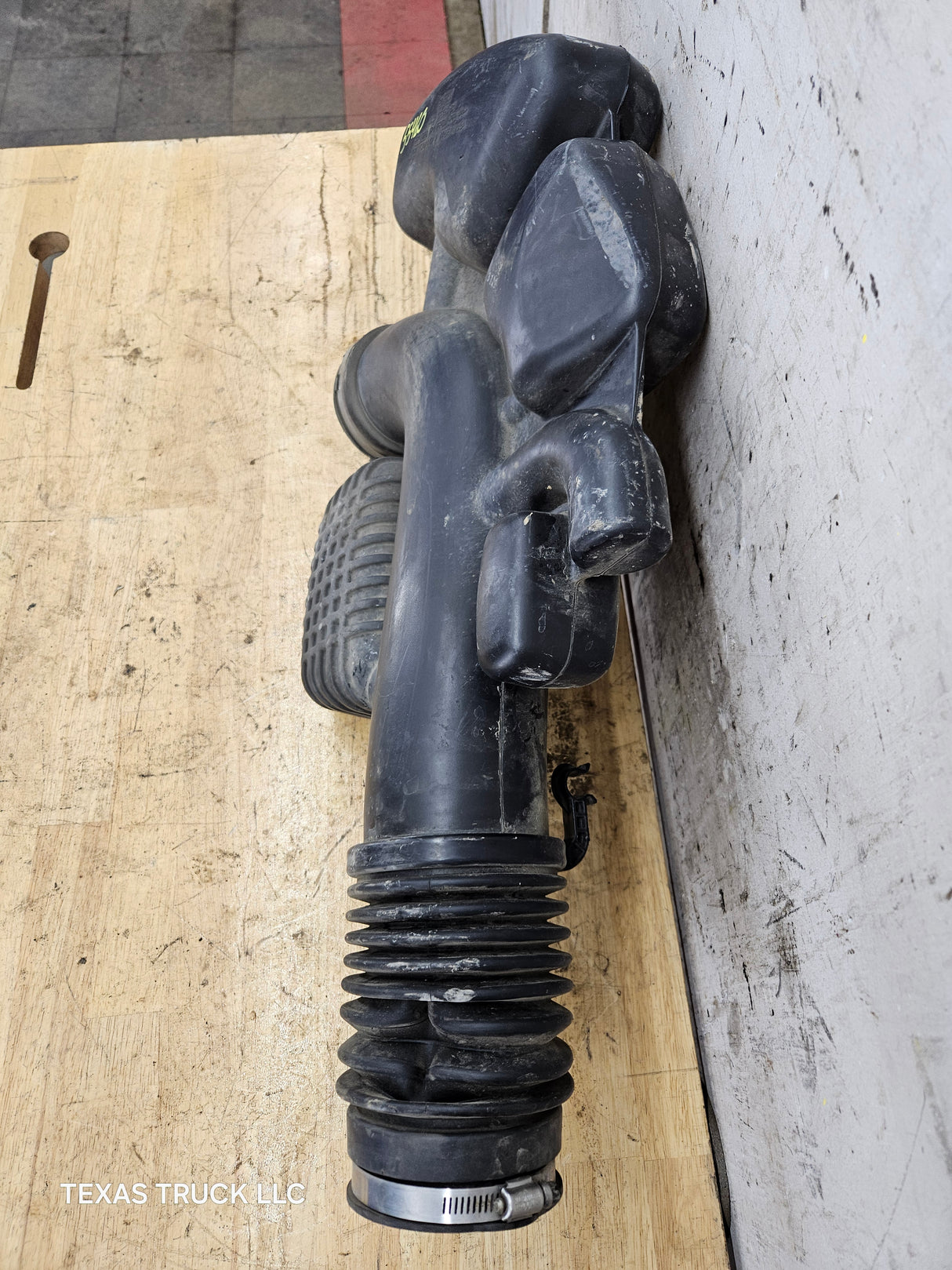 2008-2010 5.4L Triton Intake Tube Hose Inlet Ford Super Duty F250 F350 F450 F550