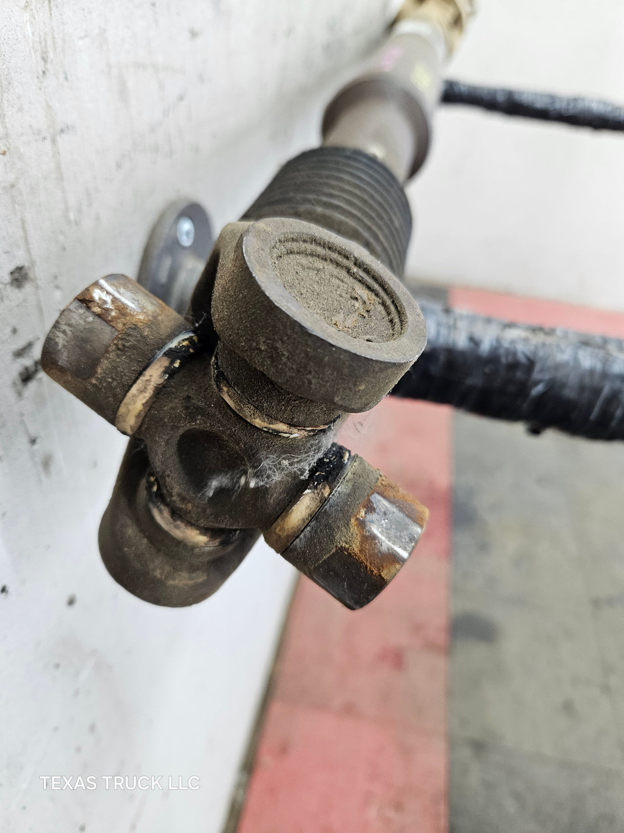 2011-2016 Ford F250 F350 F450 F550 Super Duty Front Drive Shaft BC34-4A376-EA