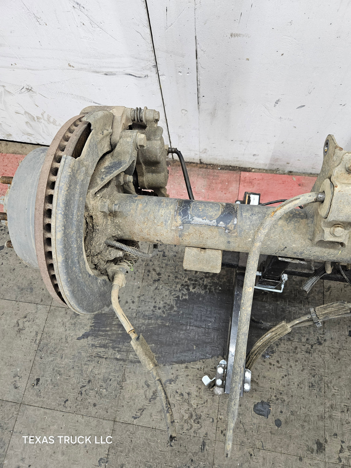 2013-2016 Ford Super Duty F250 F350 Rear Axle 3.73 Gear Ratio Rear End 97k miles