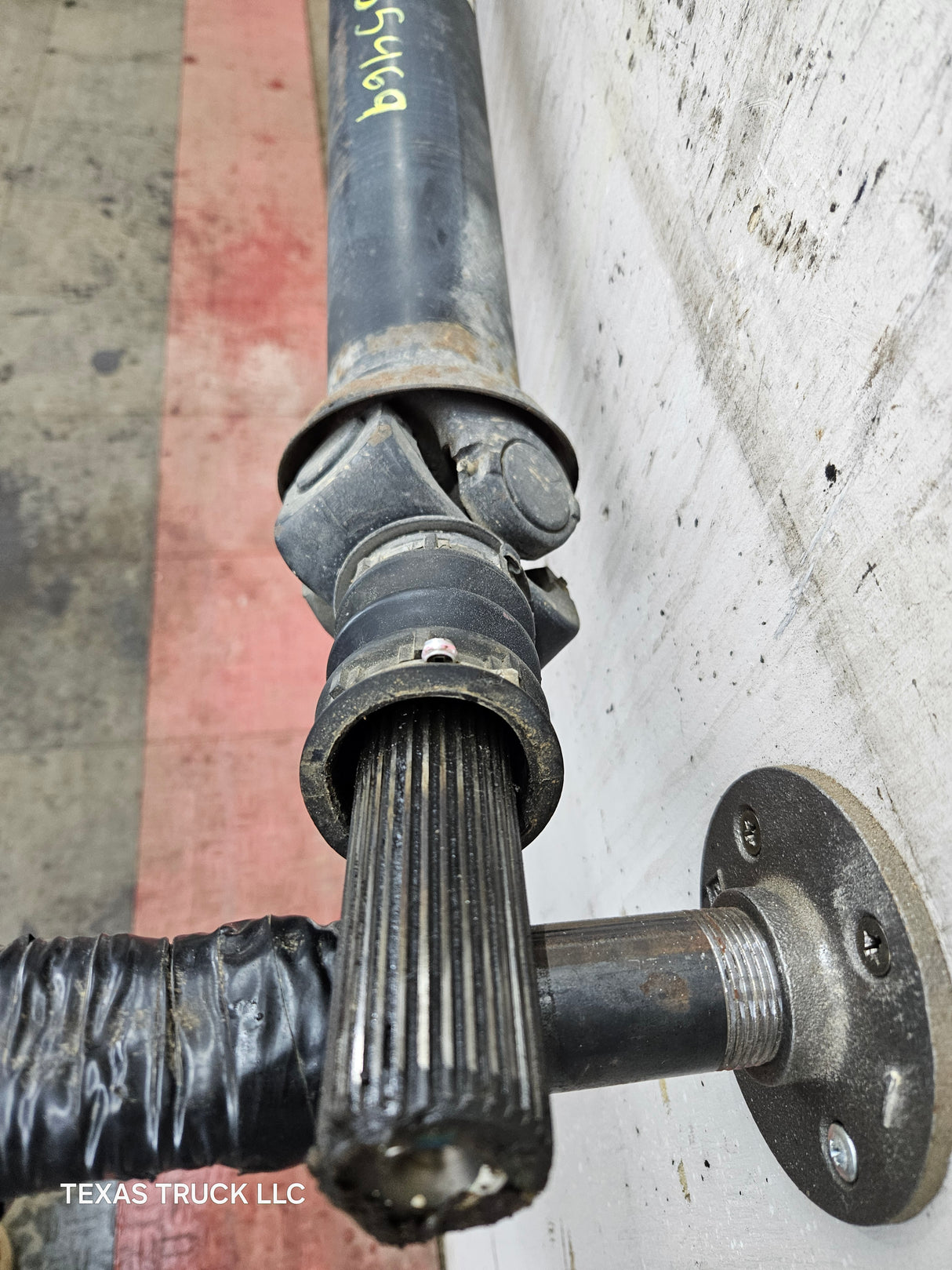 2007-2013 Chevy Silverado GMC Sierra 1500 Front Drive Shaft Propeller 22845694 OEM