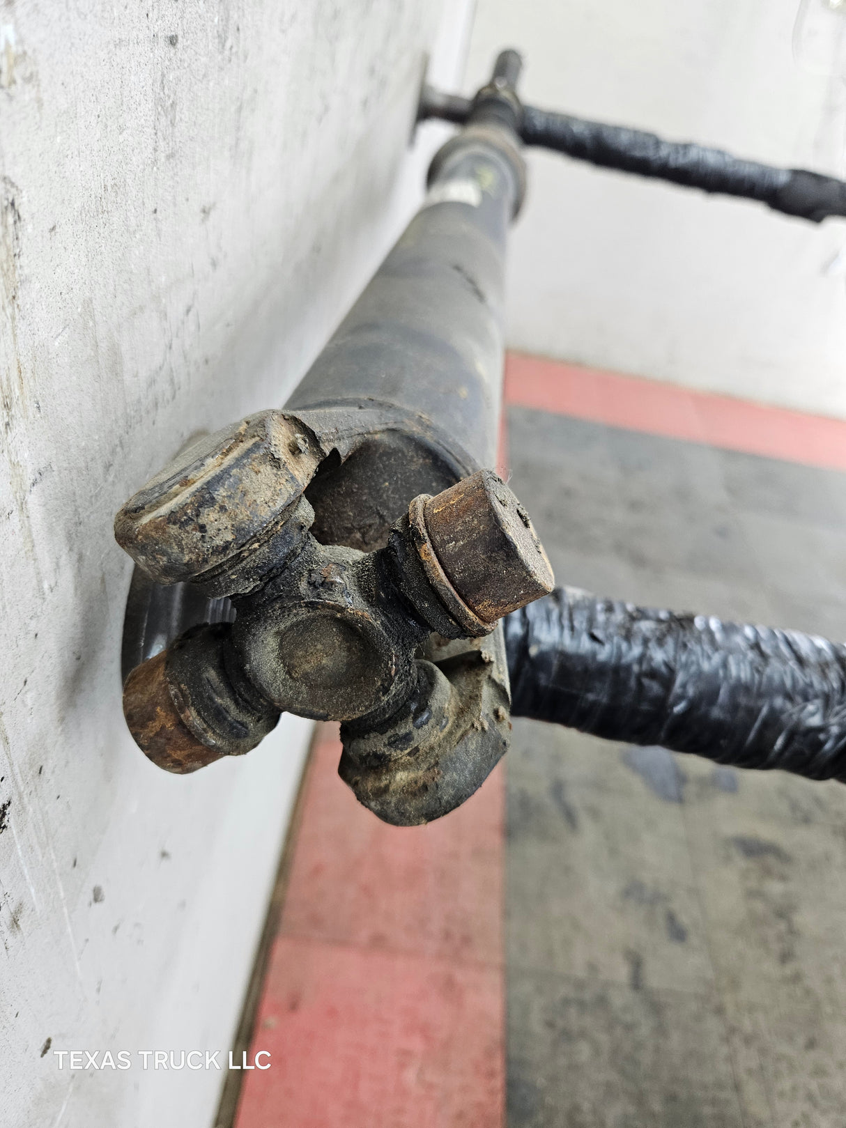 2007-2013 Chevy Silverado GMC Sierra 1500 Front Drive Shaft Propeller 22845694 OEM