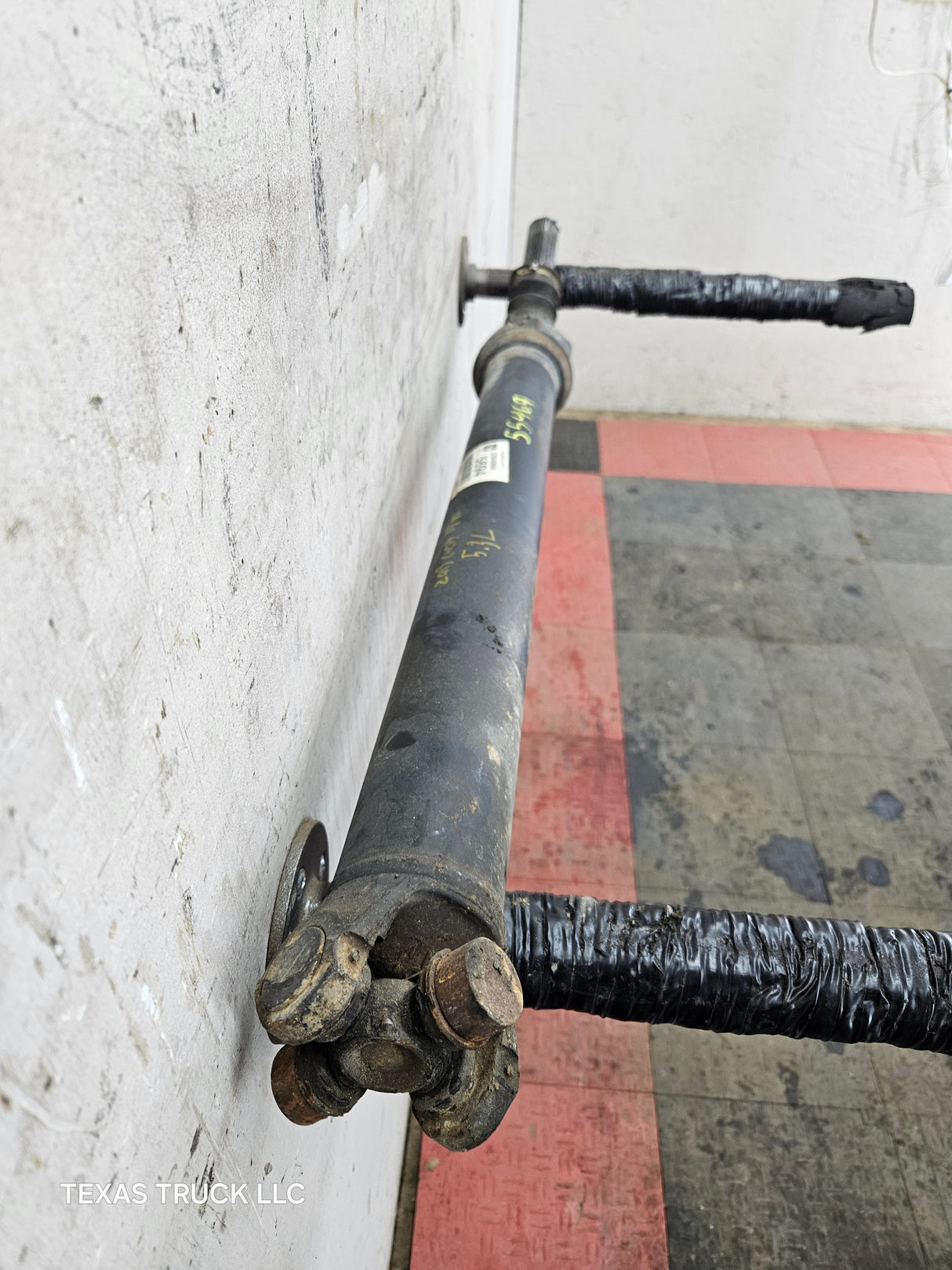 2007-2013 Chevy Silverado GMC Sierra 1500 Front Drive Shaft Propeller 22845694 OEM