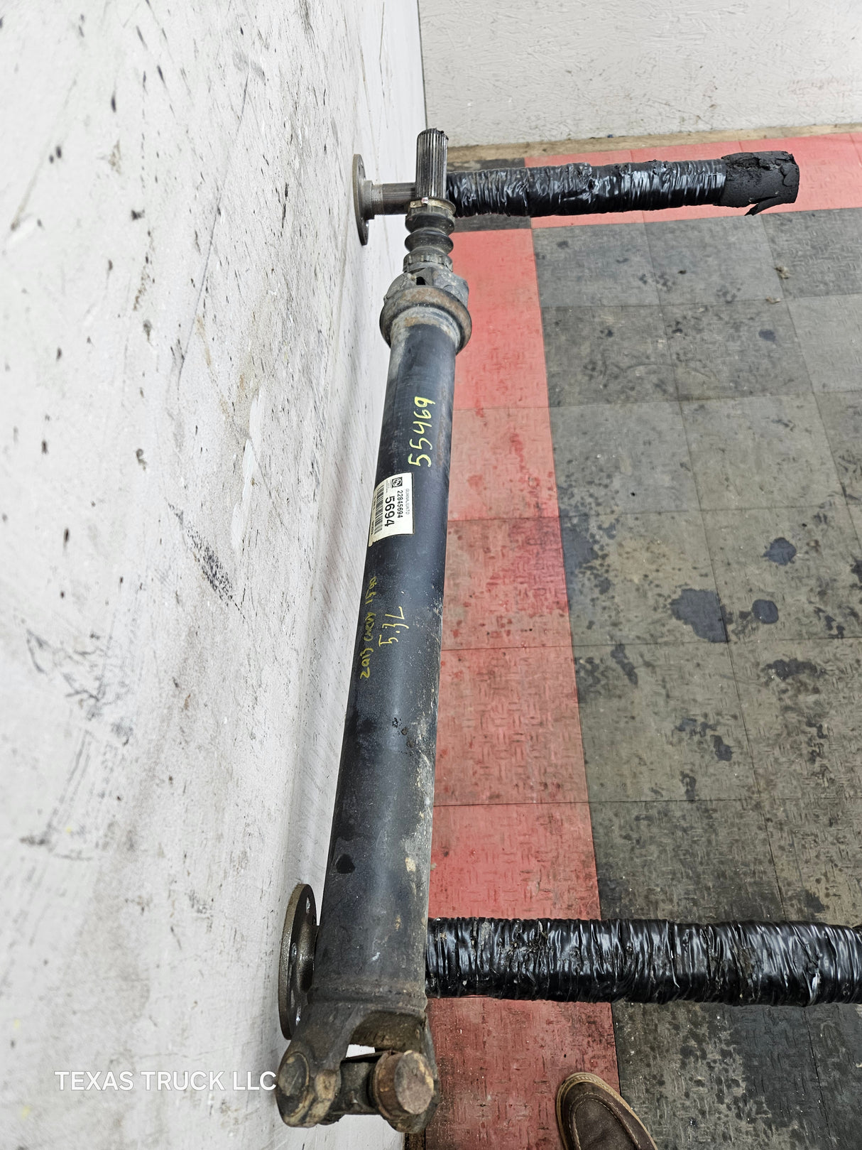 2007-2013 Chevy Silverado GMC Sierra 1500 Front Drive Shaft Propeller 22845694 OEM