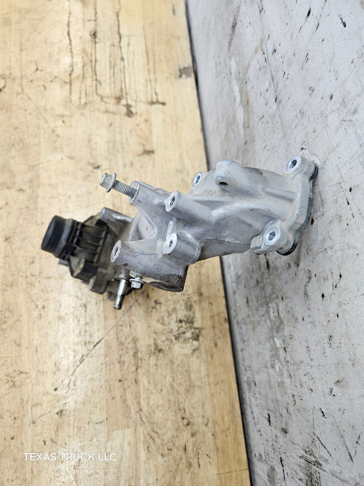 2011-2016 6.7L Power Stroke Thermostat Housing Coolant Crossover BC30-8C368-AE Ford Super Duty F250 F350