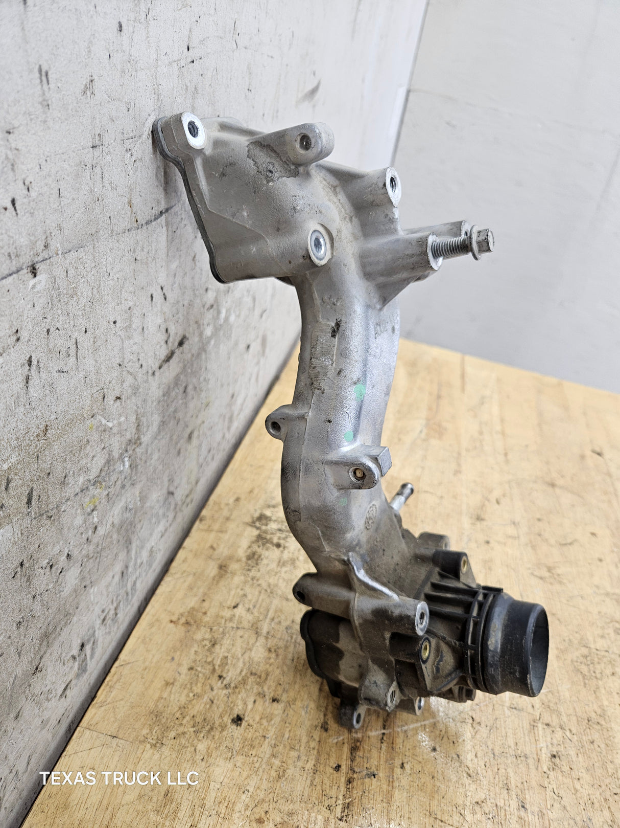 2011-2016 6.7L Power Stroke Thermostat Housing Coolant Crossover BC30-8C368-AE Ford Super Duty F250 F350