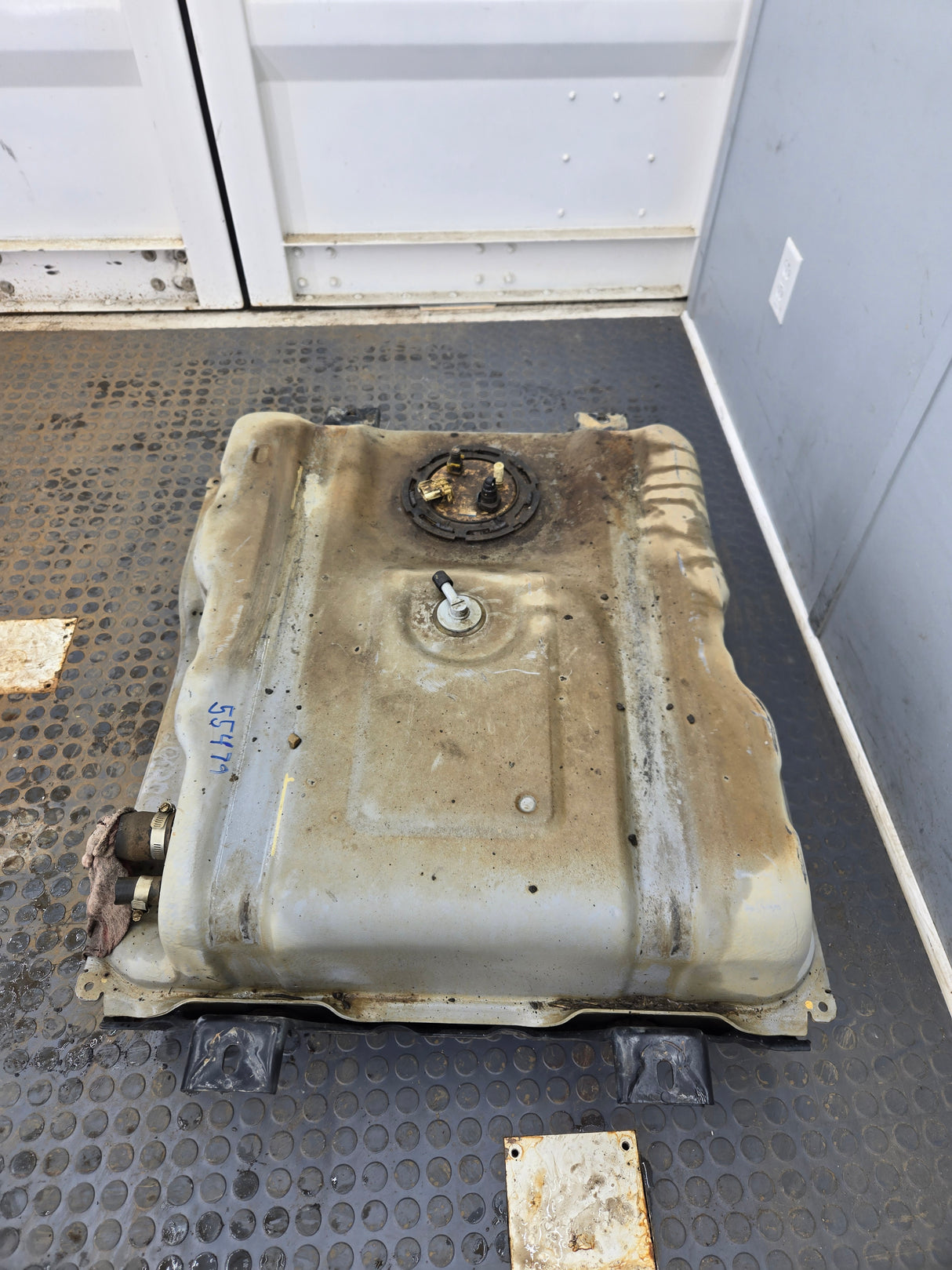 2011-2016 Ford Super Duty F350 F450 F550 Cab & Chassis Fuel Tank Rear mount behind the axle