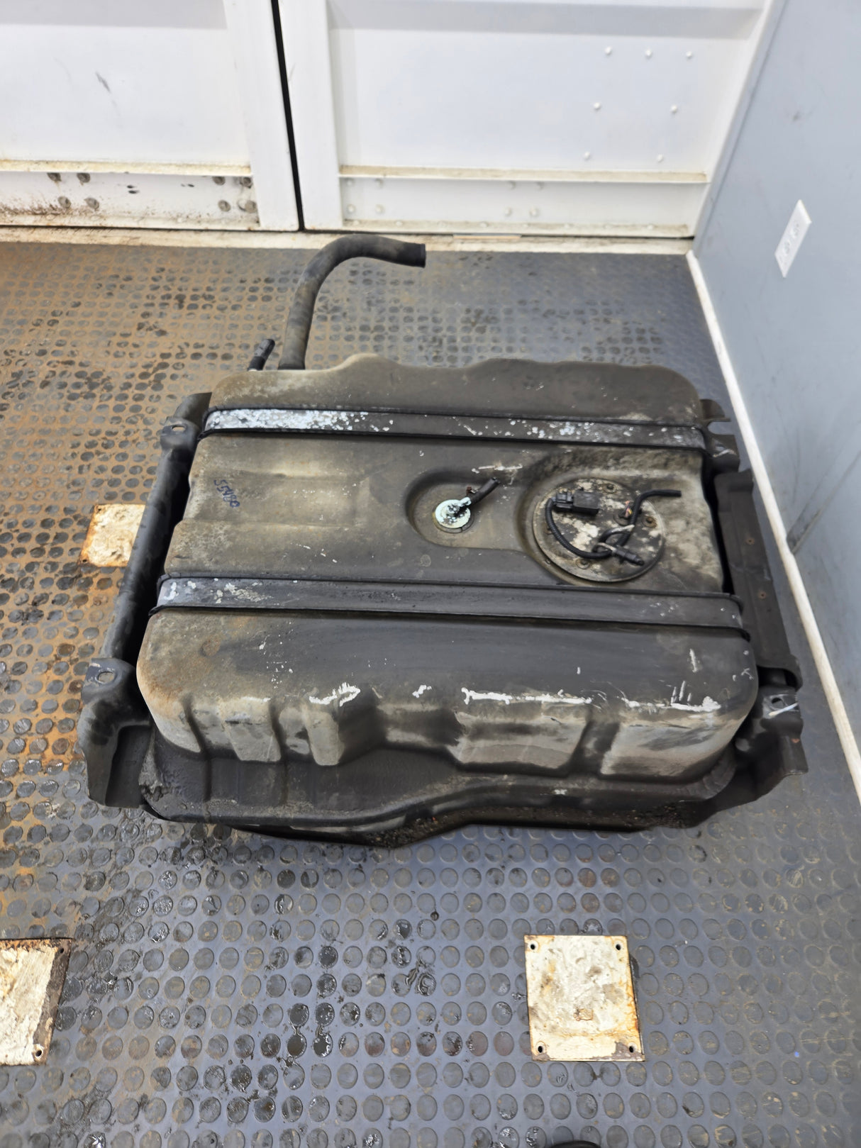 1999-2010 Ford Super Duty F350 F450 F550 Cab & Chassis Fuel Tank Rear mount behind the axle