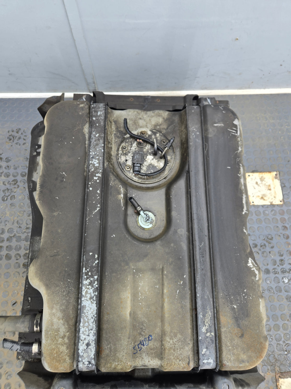 1999-2010 Ford Super Duty F350 F450 F550 Cab & Chassis Fuel Tank Rear mount behind the axle