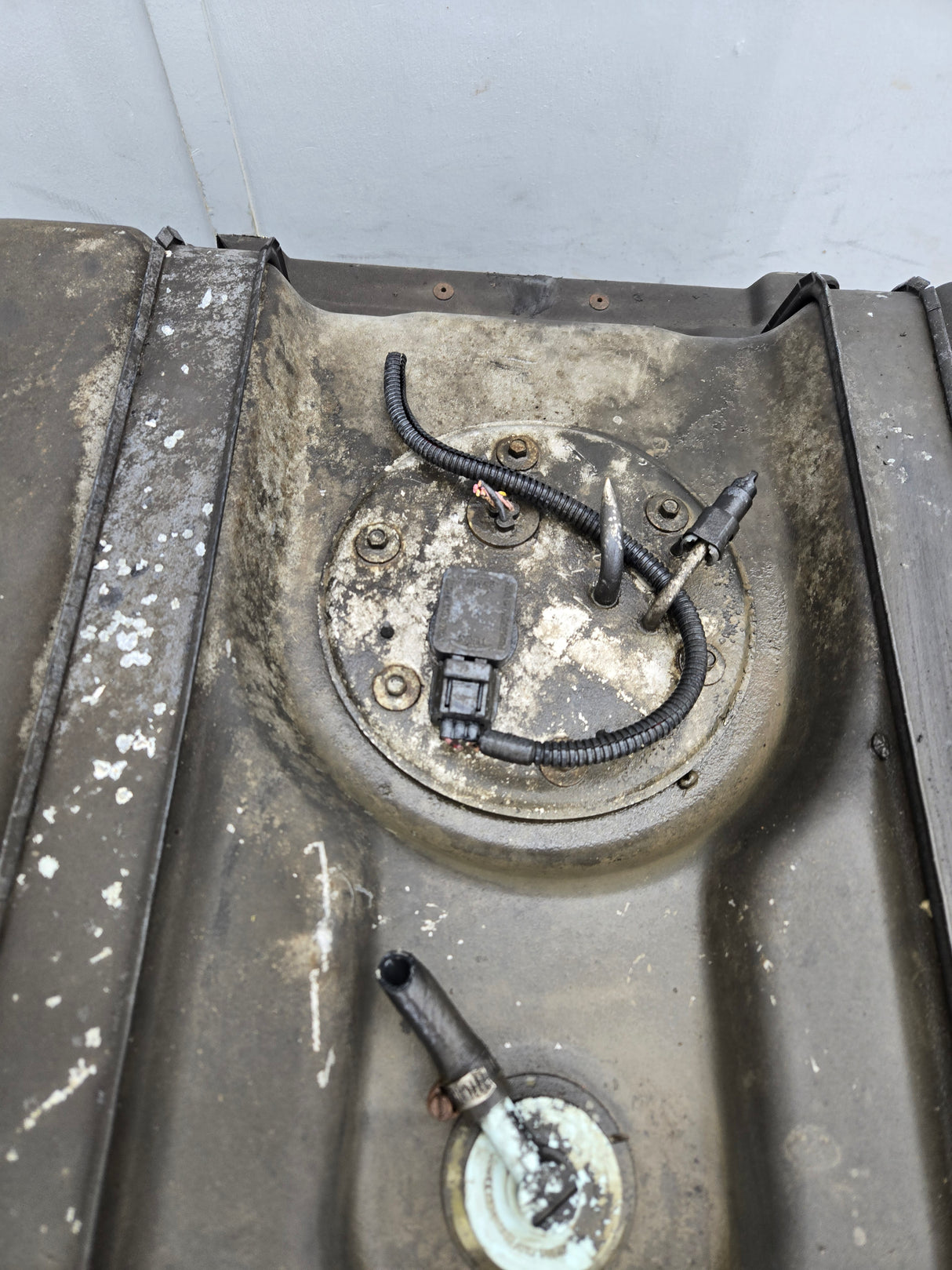 1999-2010 Ford Super Duty F350 F450 F550 Cab & Chassis Fuel Tank Rear mount behind the axle