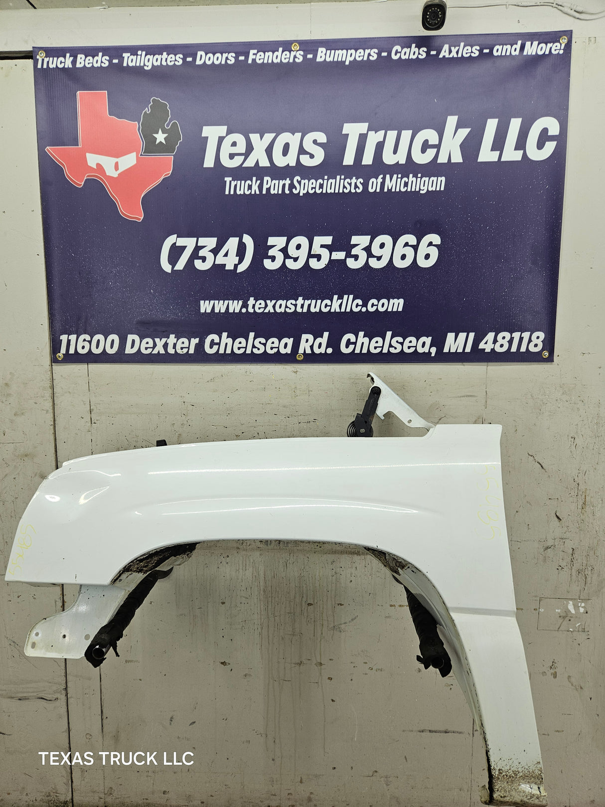 2003-2007 Chevrolet Silverado / Tahoe / Suburban 1500 2500 3500 HD LH Driver Side "Cateye" Front Fender - Summit White