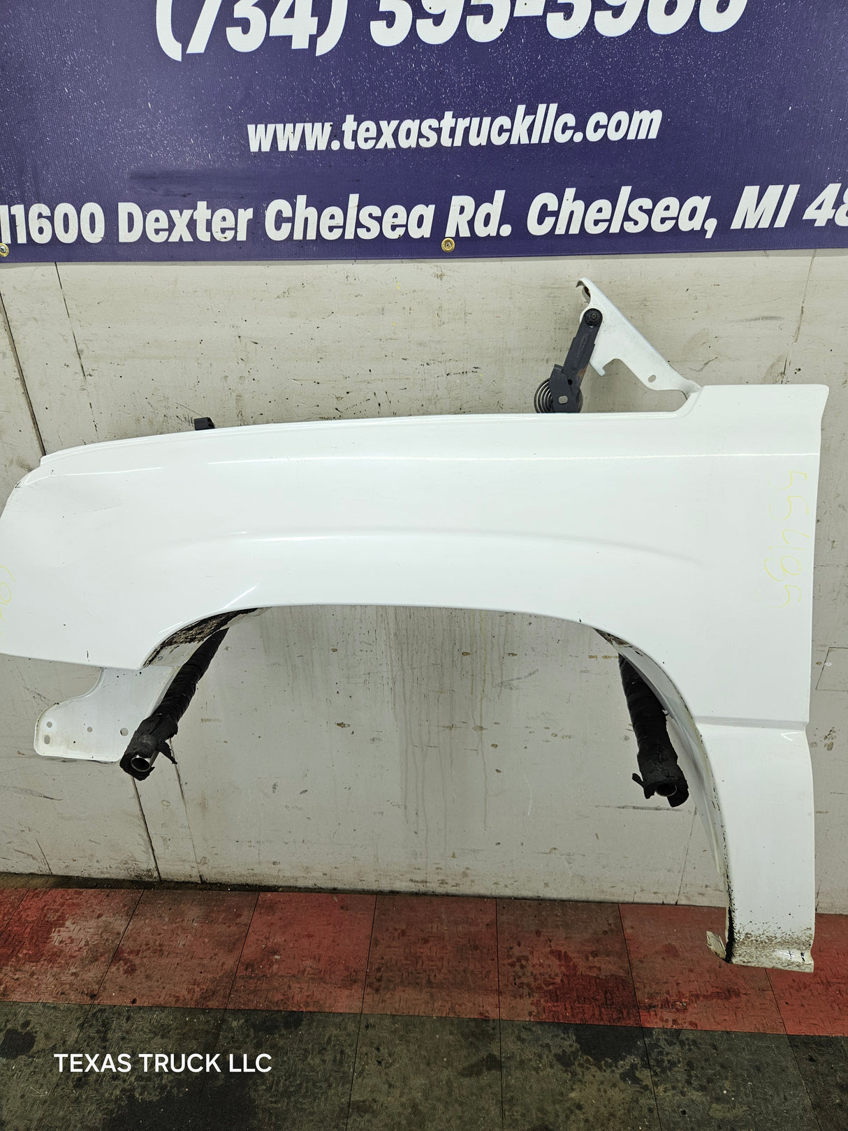 2003-2007 Chevrolet Silverado / Tahoe / Suburban 1500 2500 3500 HD LH Driver Side "Cateye" Front Fender - Summit White