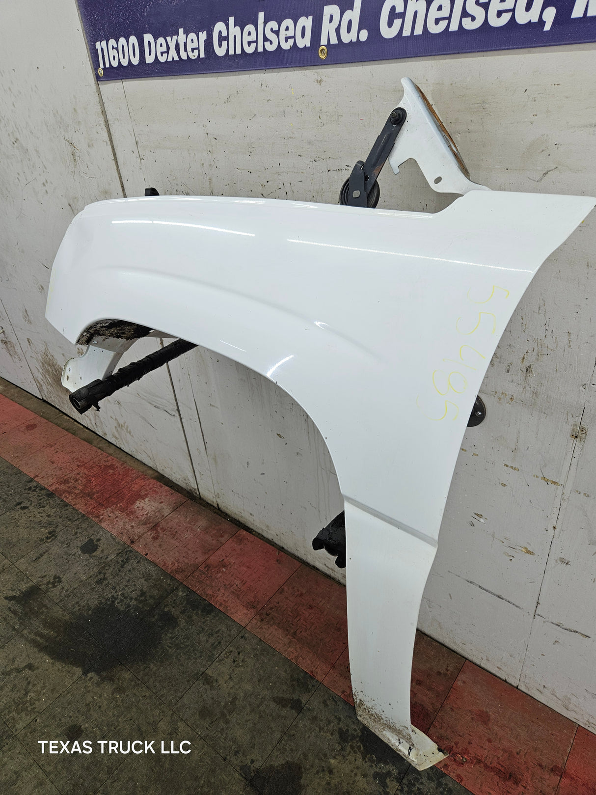 2003-2007 Chevrolet Silverado / Tahoe / Suburban 1500 2500 3500 HD LH Driver Side "Cateye" Front Fender - Summit White