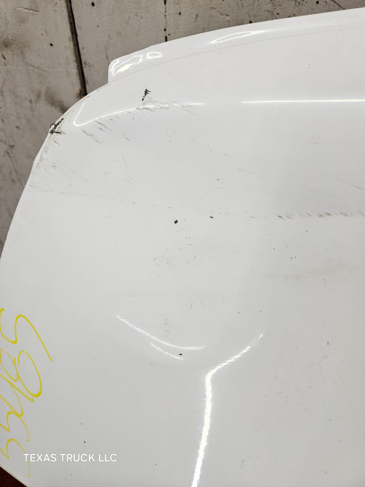 2003-2007 Chevrolet Silverado / Tahoe / Suburban 1500 2500 3500 HD LH Driver Side "Cateye" Front Fender - Summit White