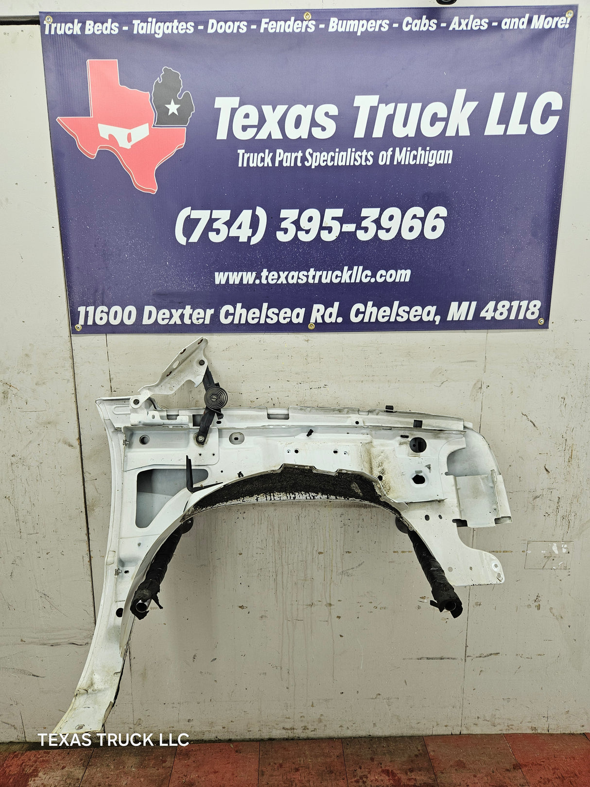 2003-2007 Chevrolet Silverado / Tahoe / Suburban 1500 2500 3500 HD LH Driver Side "Cateye" Front Fender - Summit White