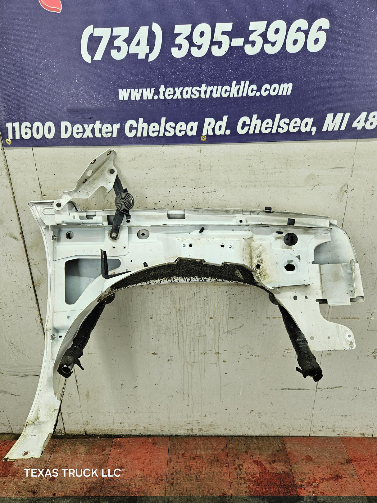 2003-2007 Chevrolet Silverado / Tahoe / Suburban 1500 2500 3500 HD LH Driver Side "Cateye" Front Fender - Summit White