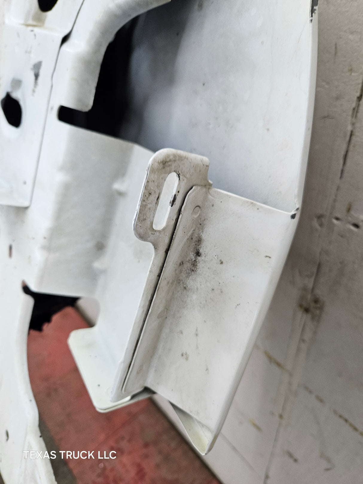 2003-2007 Chevrolet Silverado / Tahoe / Suburban 1500 2500 3500 HD LH Driver Side "Cateye" Front Fender - Summit White