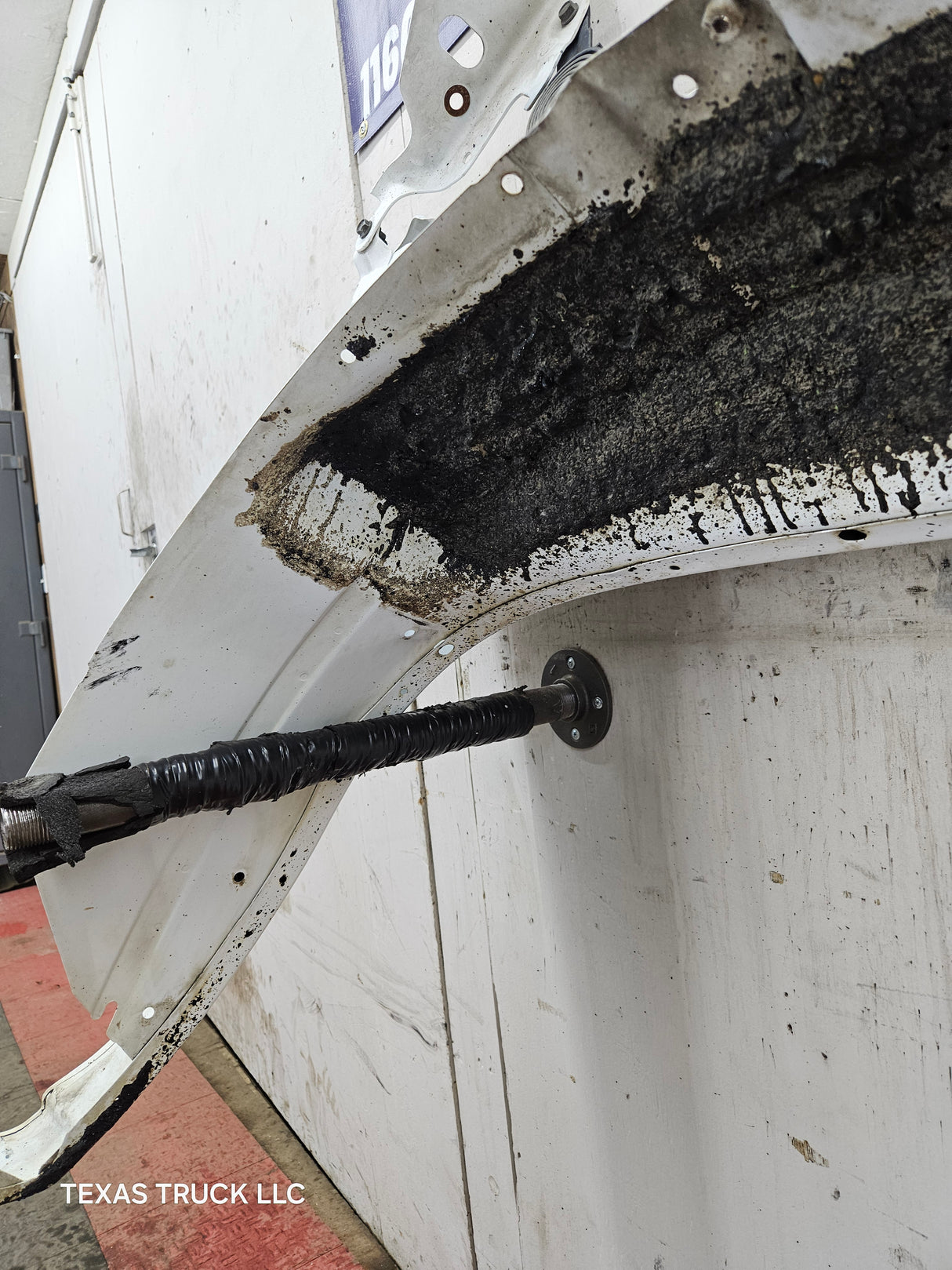 2003-2007 Chevrolet Silverado / Tahoe / Suburban 1500 2500 3500 HD LH Driver Side "Cateye" Front Fender - Summit White