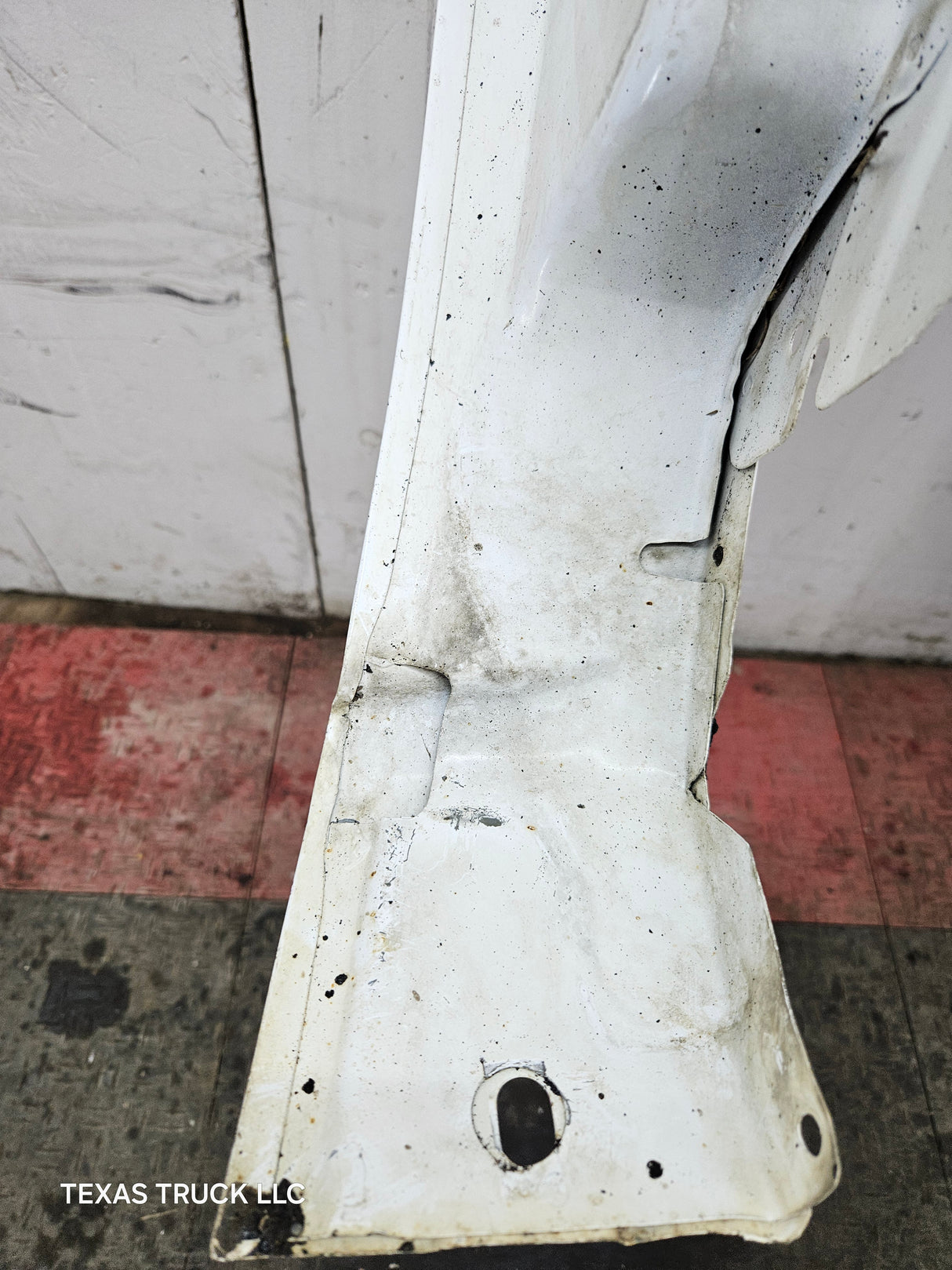 2003-2007 Chevrolet Silverado / Tahoe / Suburban 1500 2500 3500 HD LH Driver Side "Cateye" Front Fender - Summit White