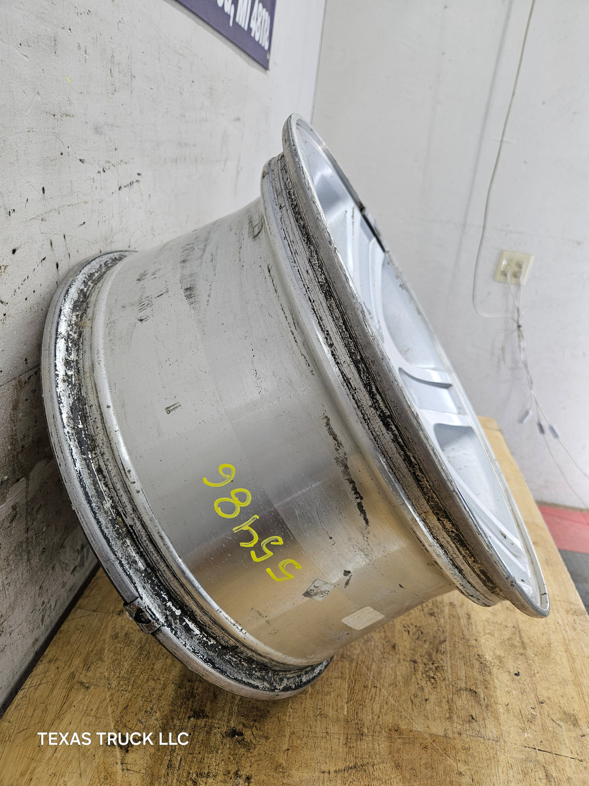 2006-2008 Dodge Ram 1500 Pickup 17'' OEM Wheel 17x8 5x5.5 Bolt pattern 2005-2011 Dodge Dakota Rim