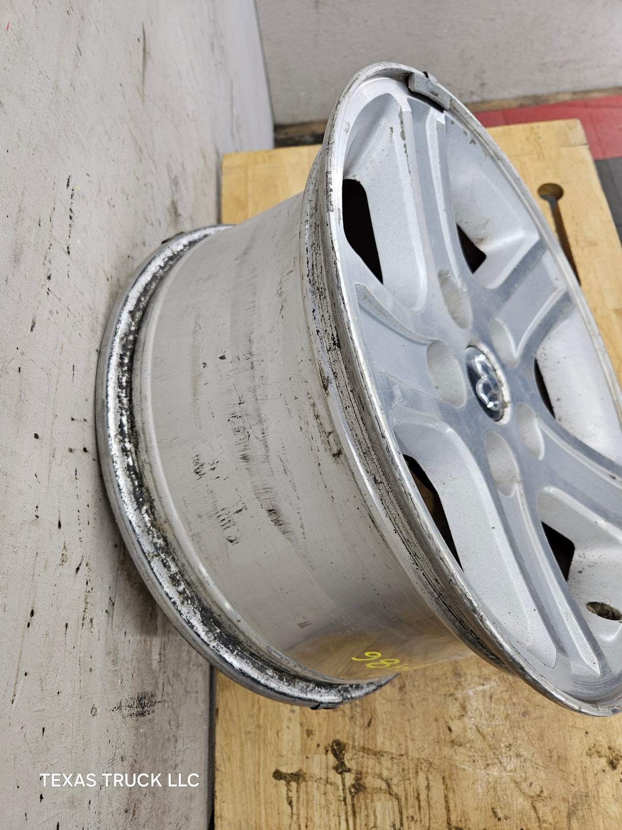 2006-2008 Dodge Ram 1500 Pickup 17'' OEM Wheel 17x8 5x5.5 Bolt pattern 2005-2011 Dodge Dakota Rim