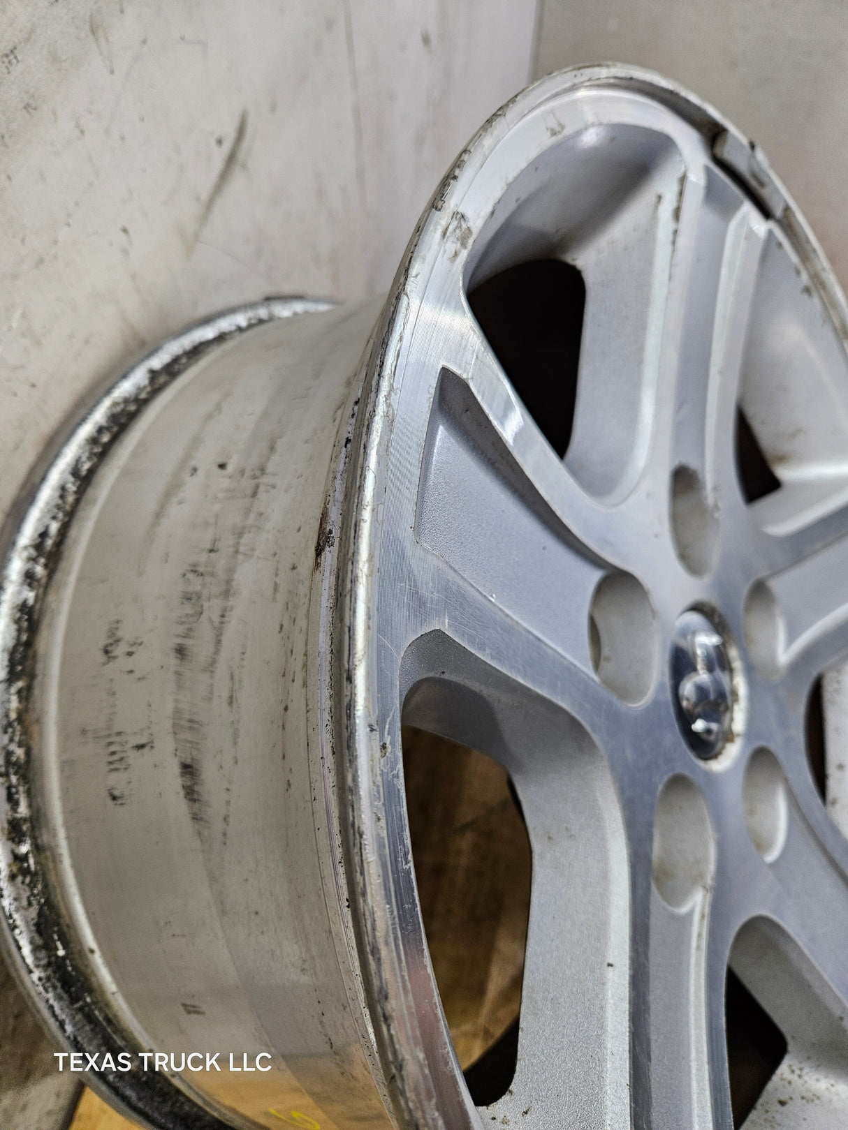 2006-2008 Dodge Ram 1500 Pickup 17'' OEM Wheel 17x8 5x5.5 Bolt pattern 2005-2011 Dodge Dakota Rim